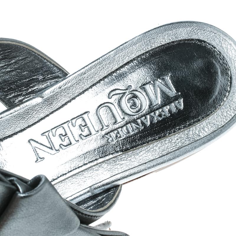 Alexander McQueen Metallic Silver Leather Flat Thong Sandals Size 38.5 2