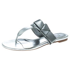 Alexander McQueen Metallic Silver Leather Flat Thong Sandals Size 38.5