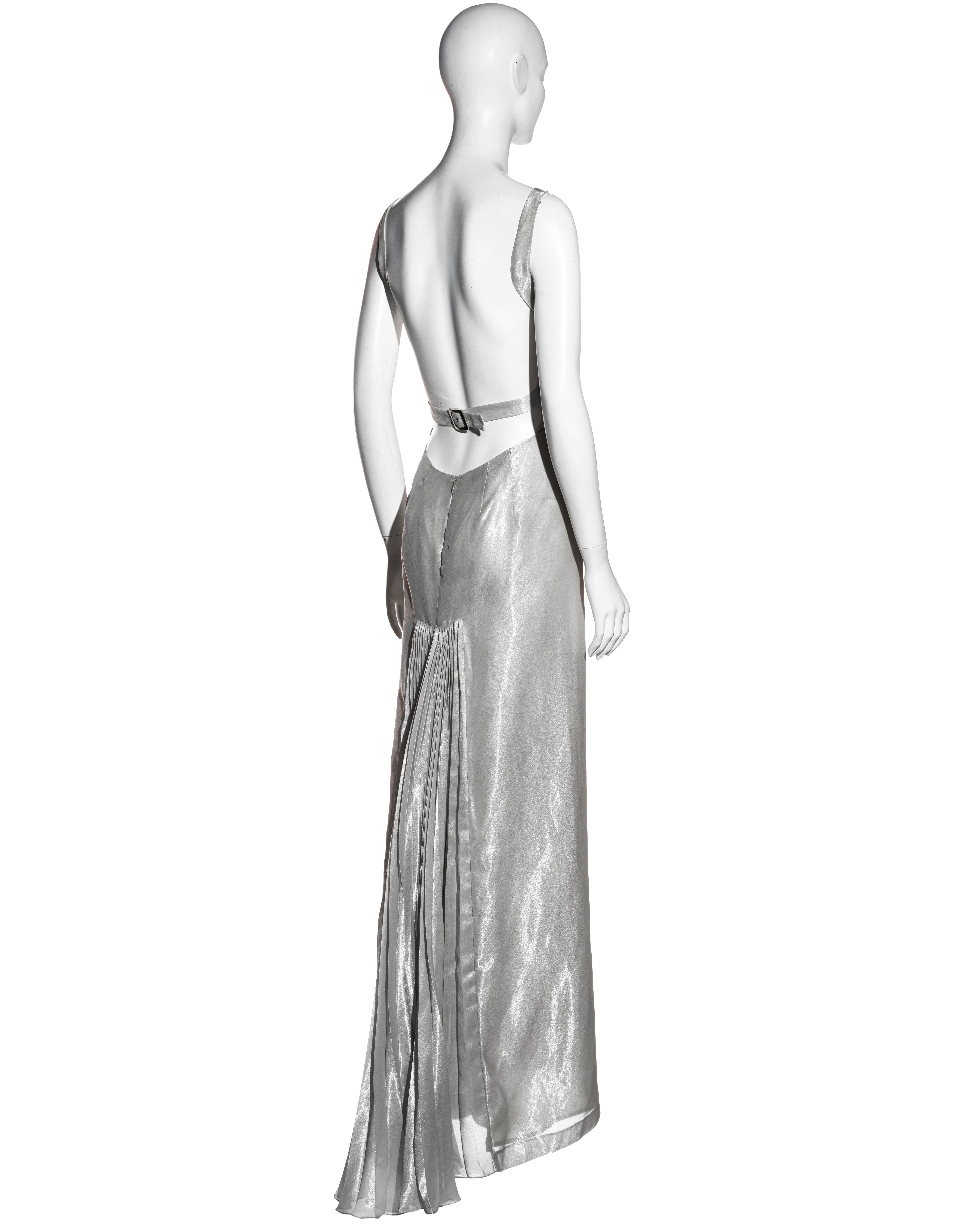 Robe du soir à dos ouvert en lamé de soie argentée Alexander McQueen, ss 1997 Pour femmes en vente