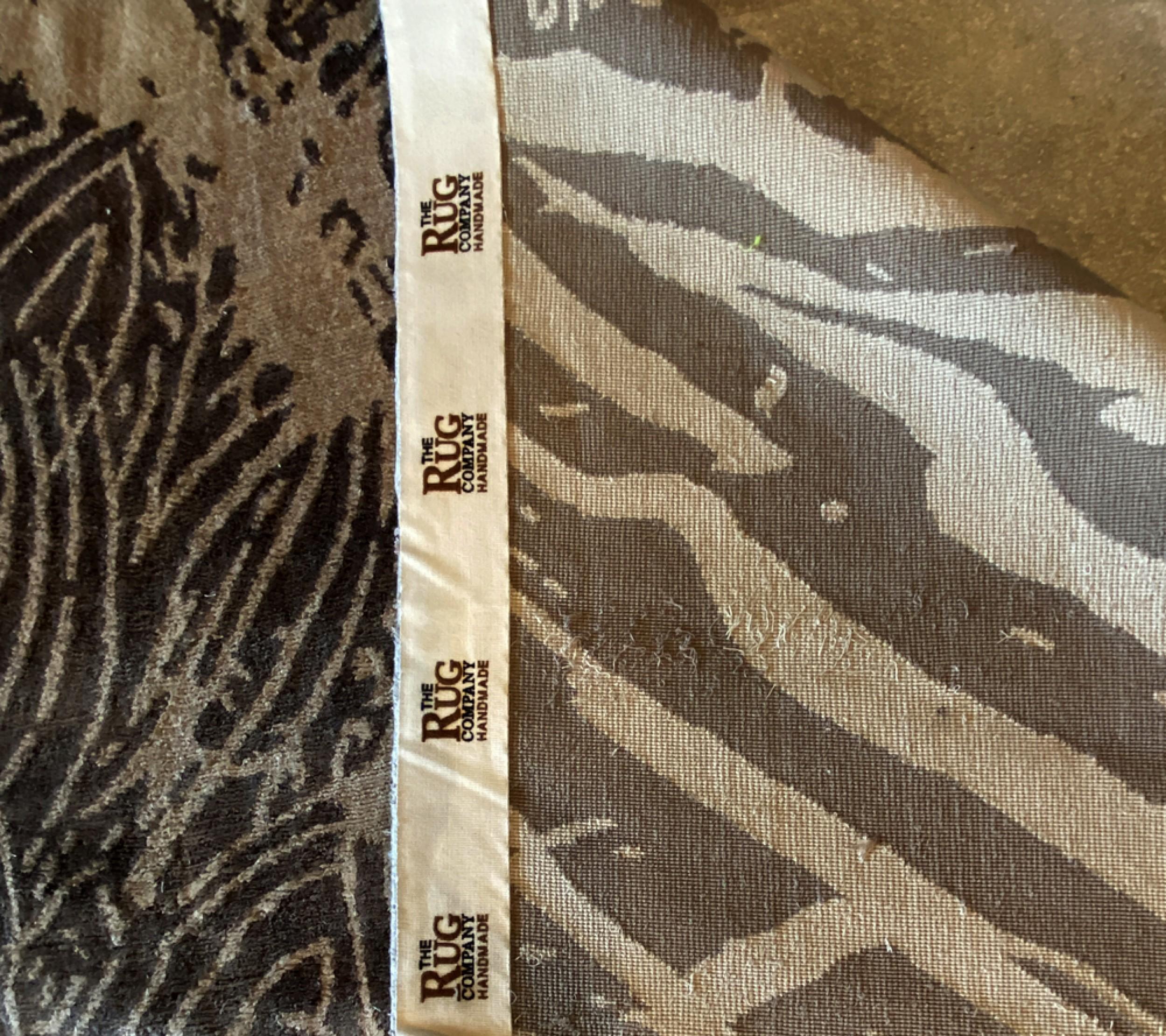Großer englischer handgewebter Alexander McQueen-Teppich aus Seide mit Federn aus der Mitte des Jahrhunderts (20. Jahrhundert) im Angebot