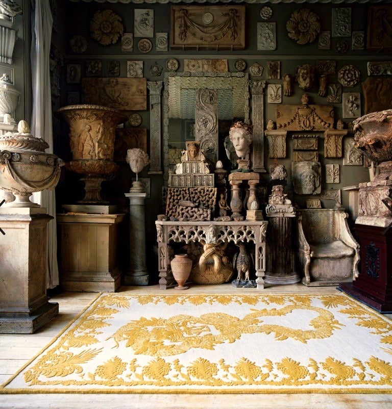 Organico moderno Alexander McQueen Tappeto militare Broccato Palatial in seta su lana annodato a mano, 2012 in vendita