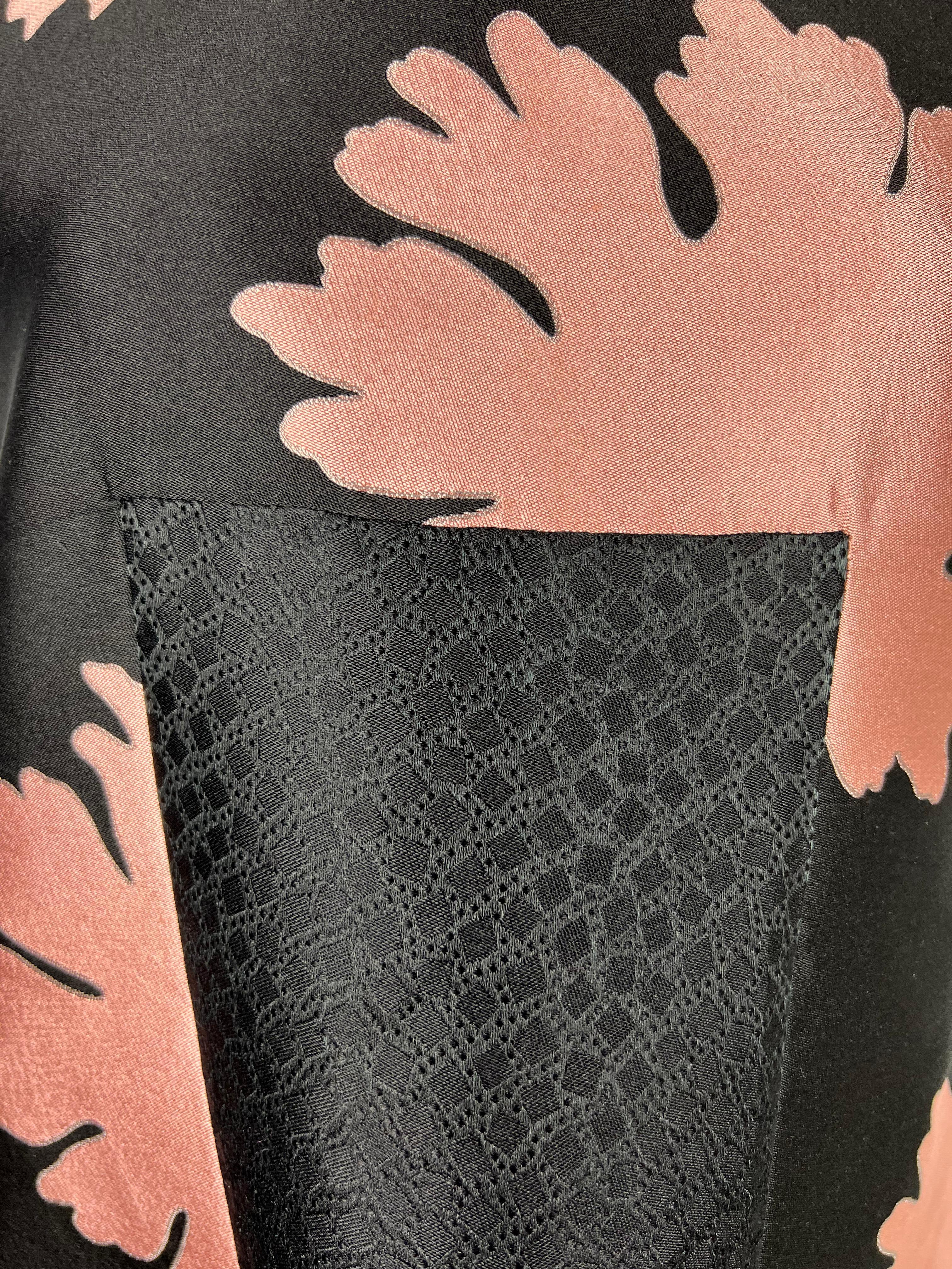 Alexander McQueen Schwarzes und rosafarbenes Minikleid, Größe Small Damen im Angebot