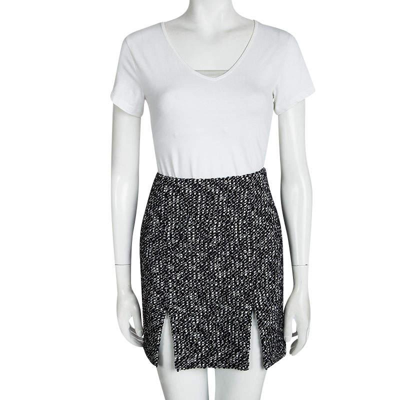 Alexander McQueen Monochrome Tweed Slit Detail Skirt S In Good Condition For Sale In Dubai, Al Qouz 2