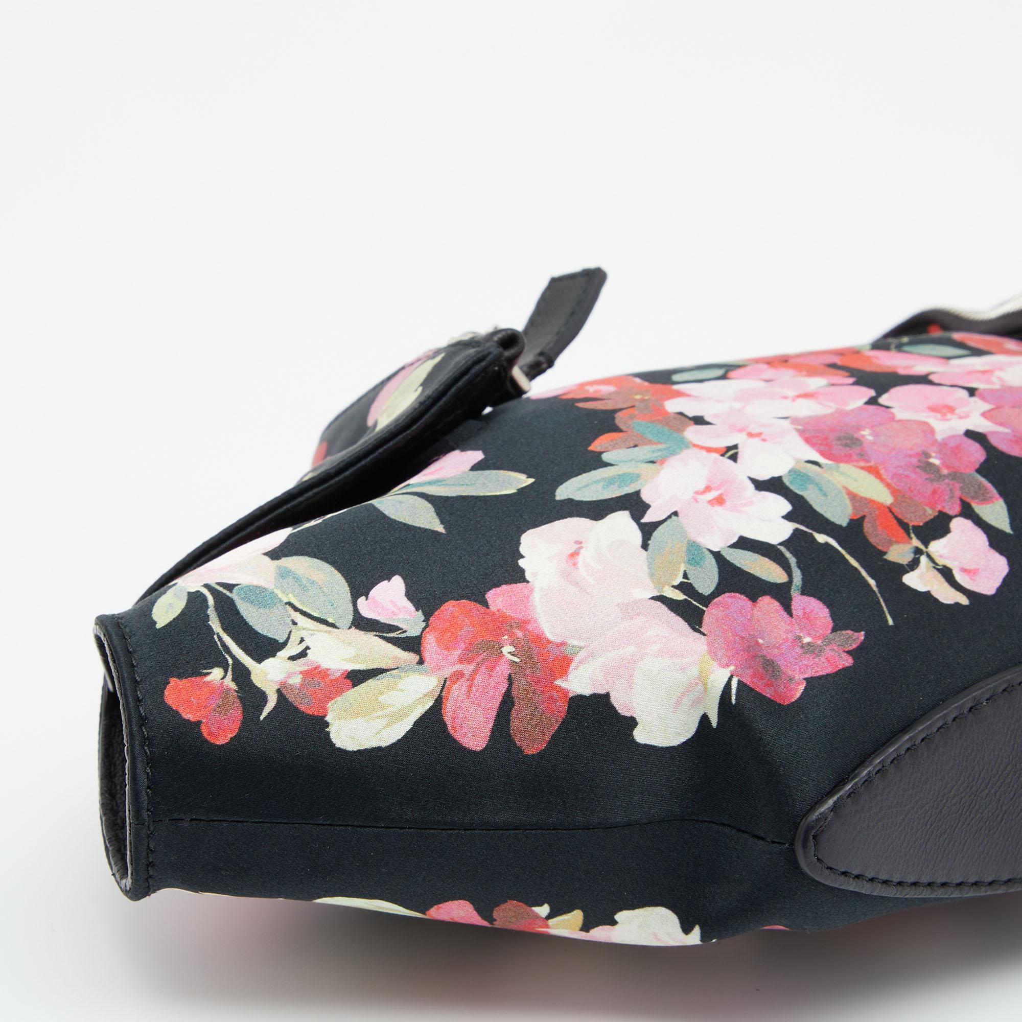 Alexander McQueen Multicolor Floral Print Satin Small De Manta Clutch 2