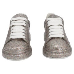 Baskets oversize Alexander McQueen en cuir argenté, avec effet pailleté multicolore