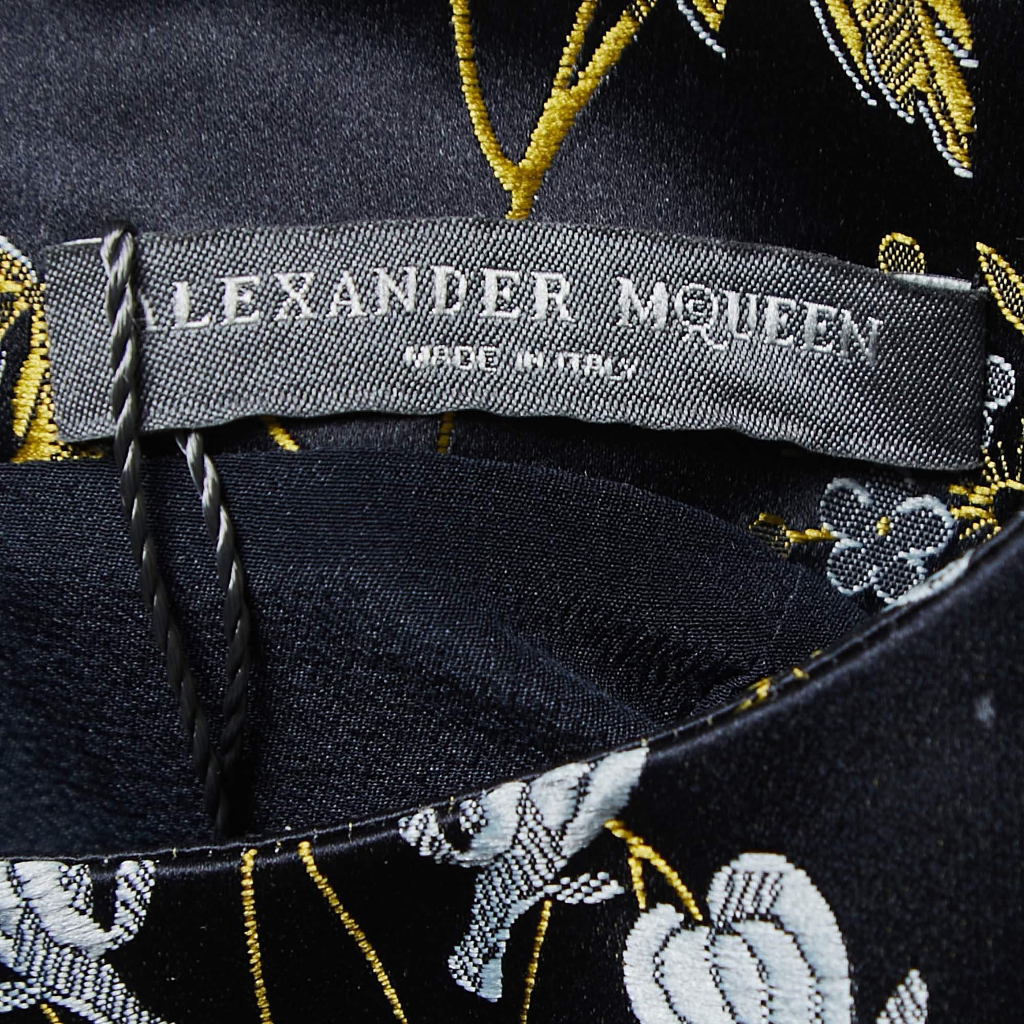 Alexander McQueen Navy Blue Floral Jacquard Sleeveless Gown  In New Condition For Sale In Dubai, Al Qouz 2