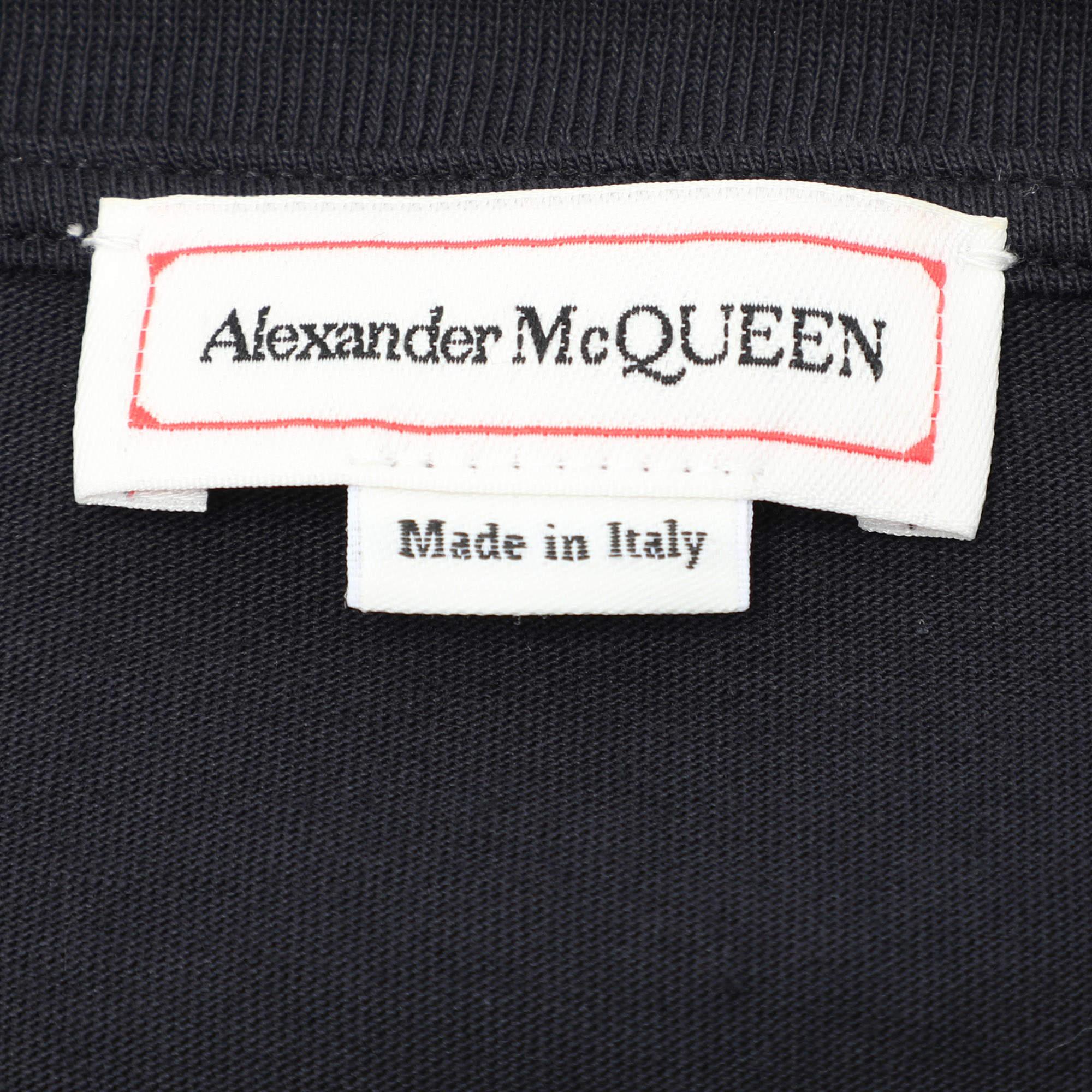 Alexander McQueen - Maglietta girocollo in jersey blu navy con logo T S In condizioni buone in vendita a Dubai, Al Qouz 2