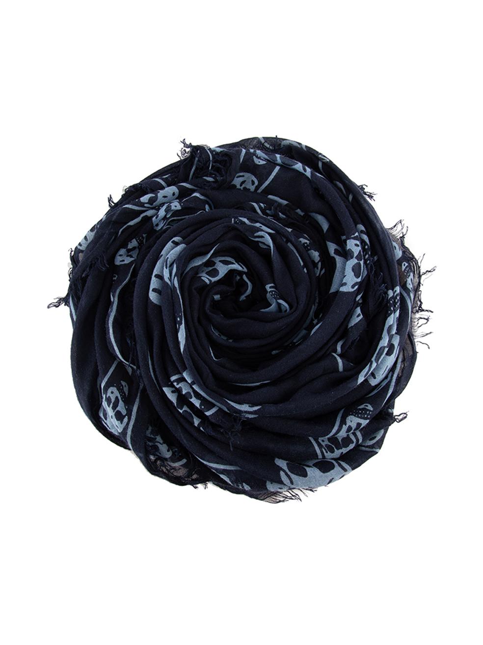 CONDITION is Very good. Minimal wear to scarf is evident. Minimal wear to the cotton with pulls to the weave on this used Alexander McQueen designer resale item.

Details
Navy
Cotton
Scarf
Skull pattern
Rectangle
Fringe hem
 
Composition
NO