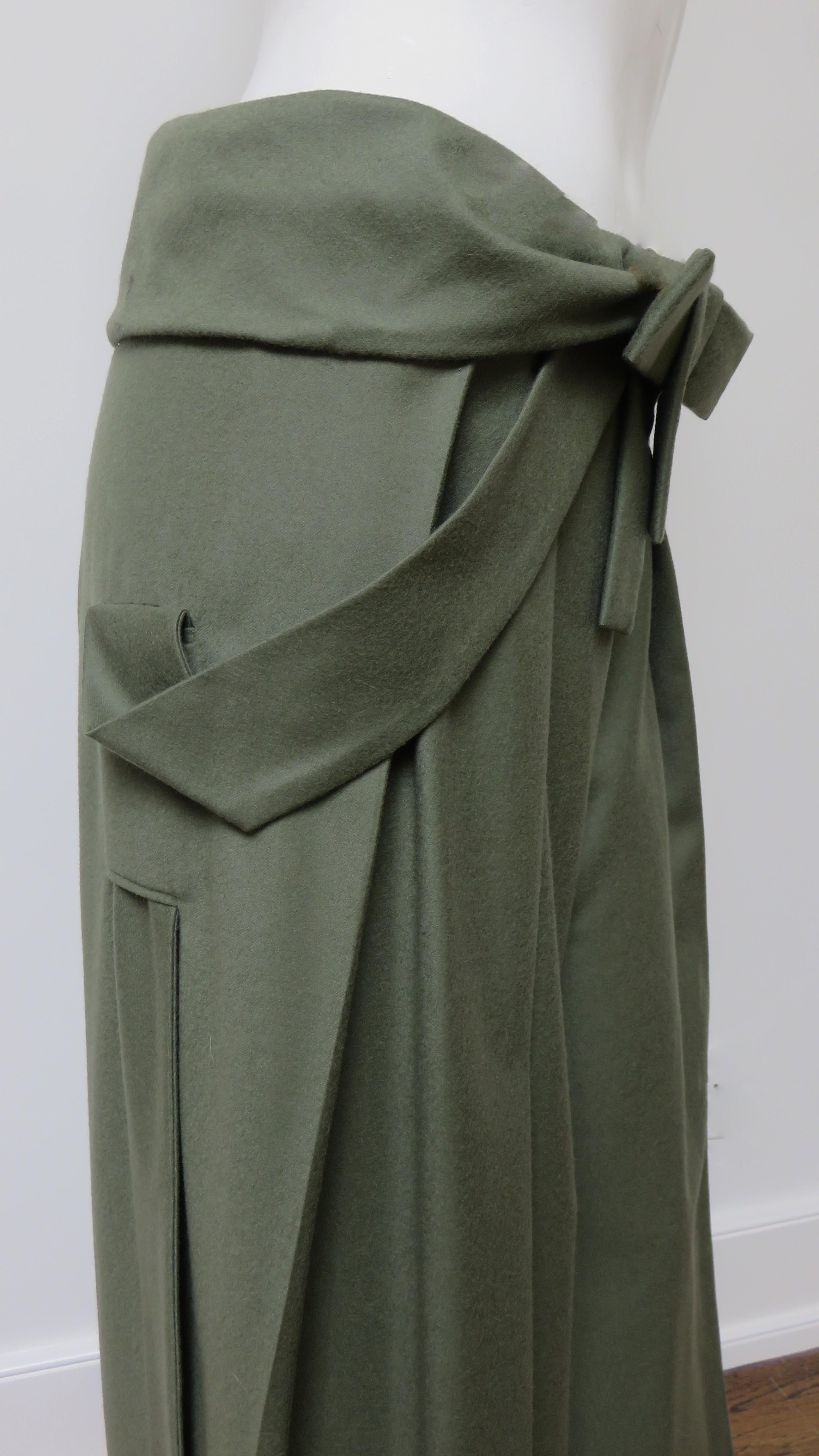 Alexander McQueen New A/W 2004 Cashmere Pants In Excellent Condition For Sale In Water Mill, NY