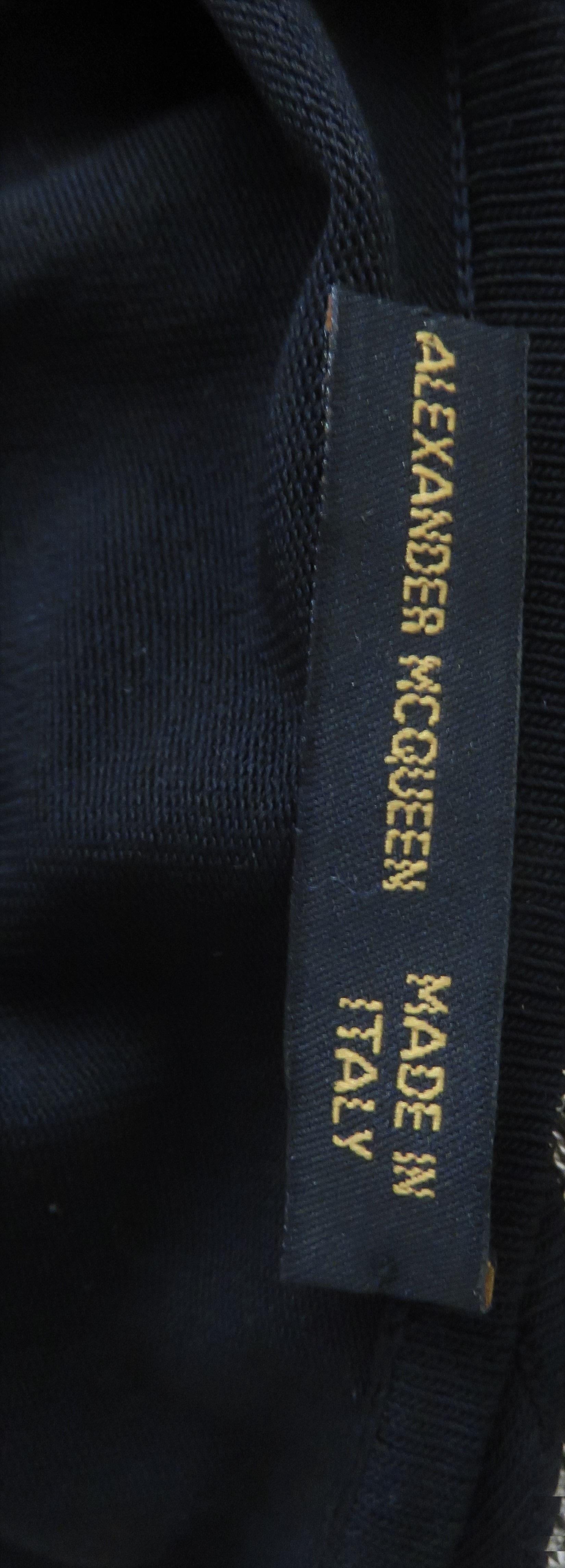 Alexander McQueen New Cashmere Popped Lapel Collar Jacket and Skirt A/W 1999 (veste et jupe à revers en cachemire) en vente 9