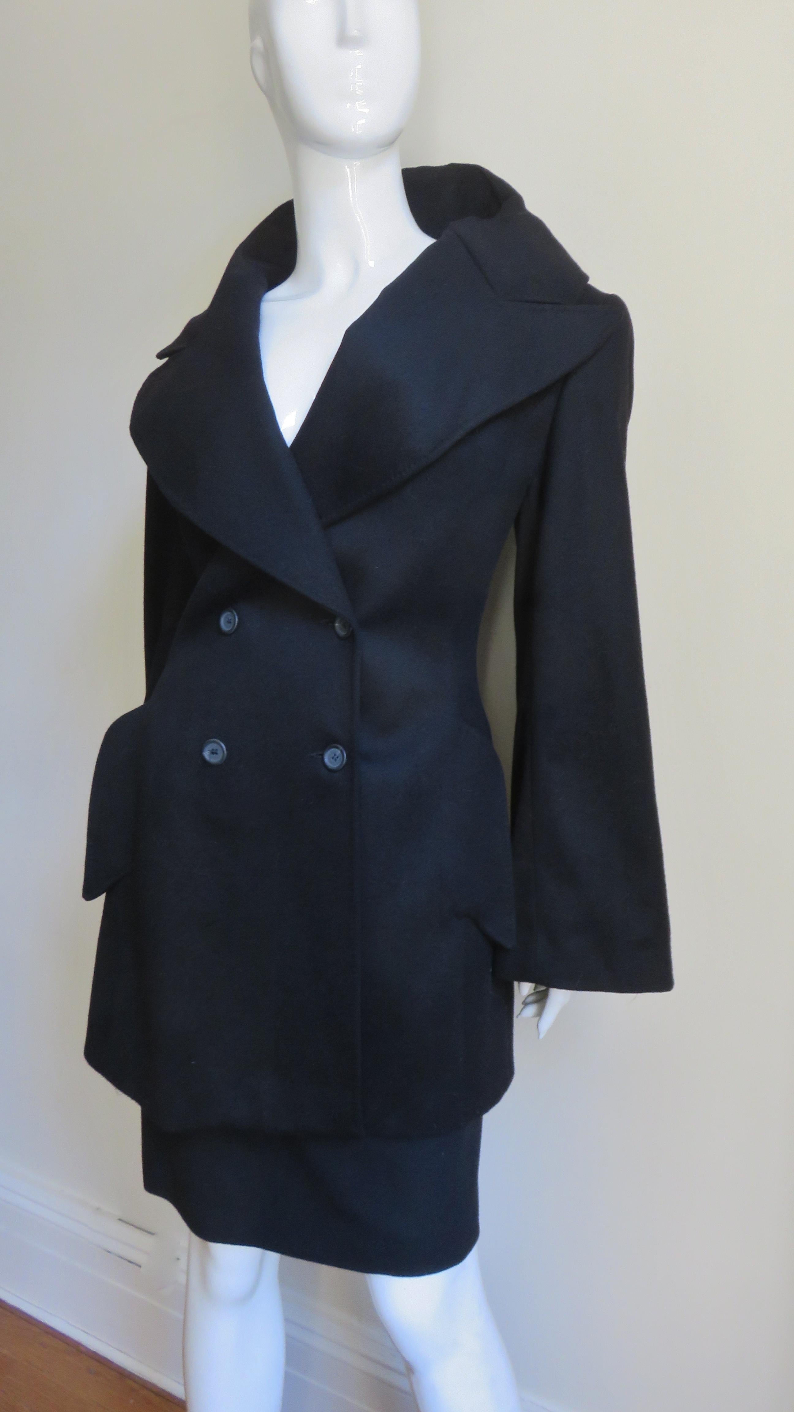 Noir Alexander McQueen New Cashmere Popped Lapel Collar Jacket and Skirt A/W 1999 (veste et jupe à revers en cachemire) en vente