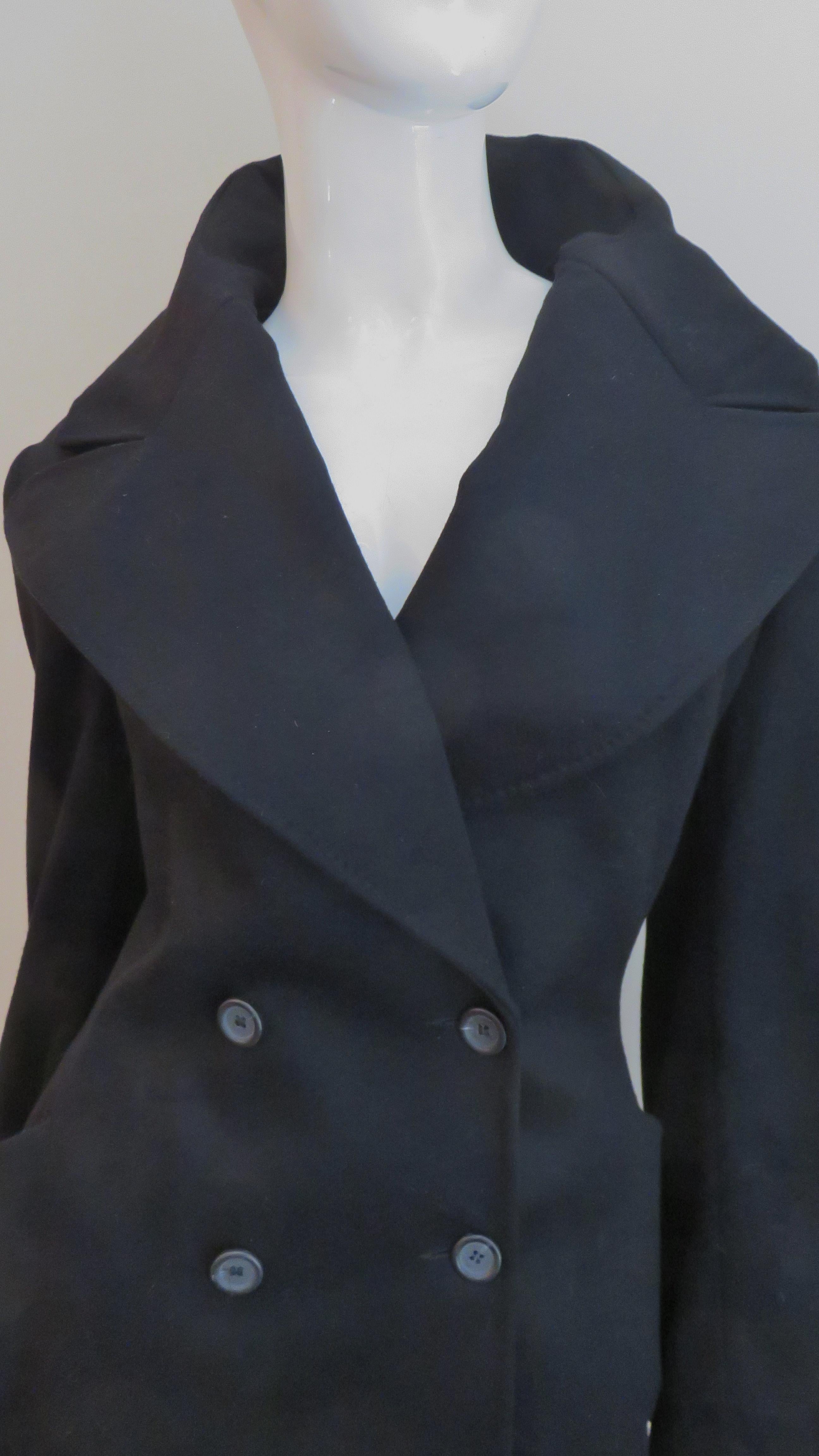 Alexander McQueen Neue Jacke und Rock aus Kaschmir mit tiefem Reverskragen und Kaschmirbesatz H/W 1999 Damen im Angebot