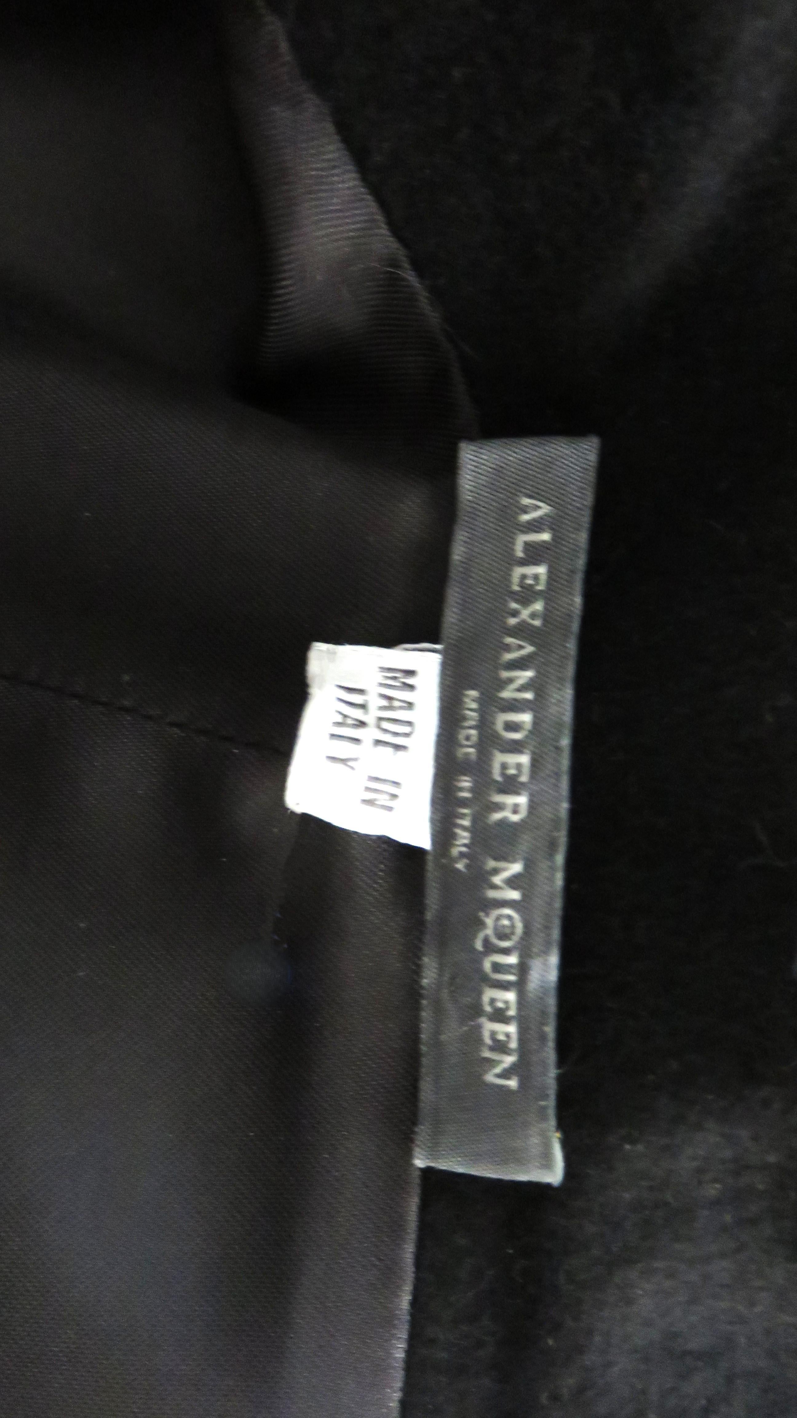Alexander McQueen Robe à col montant en cachemire A/W 1996 en vente 11