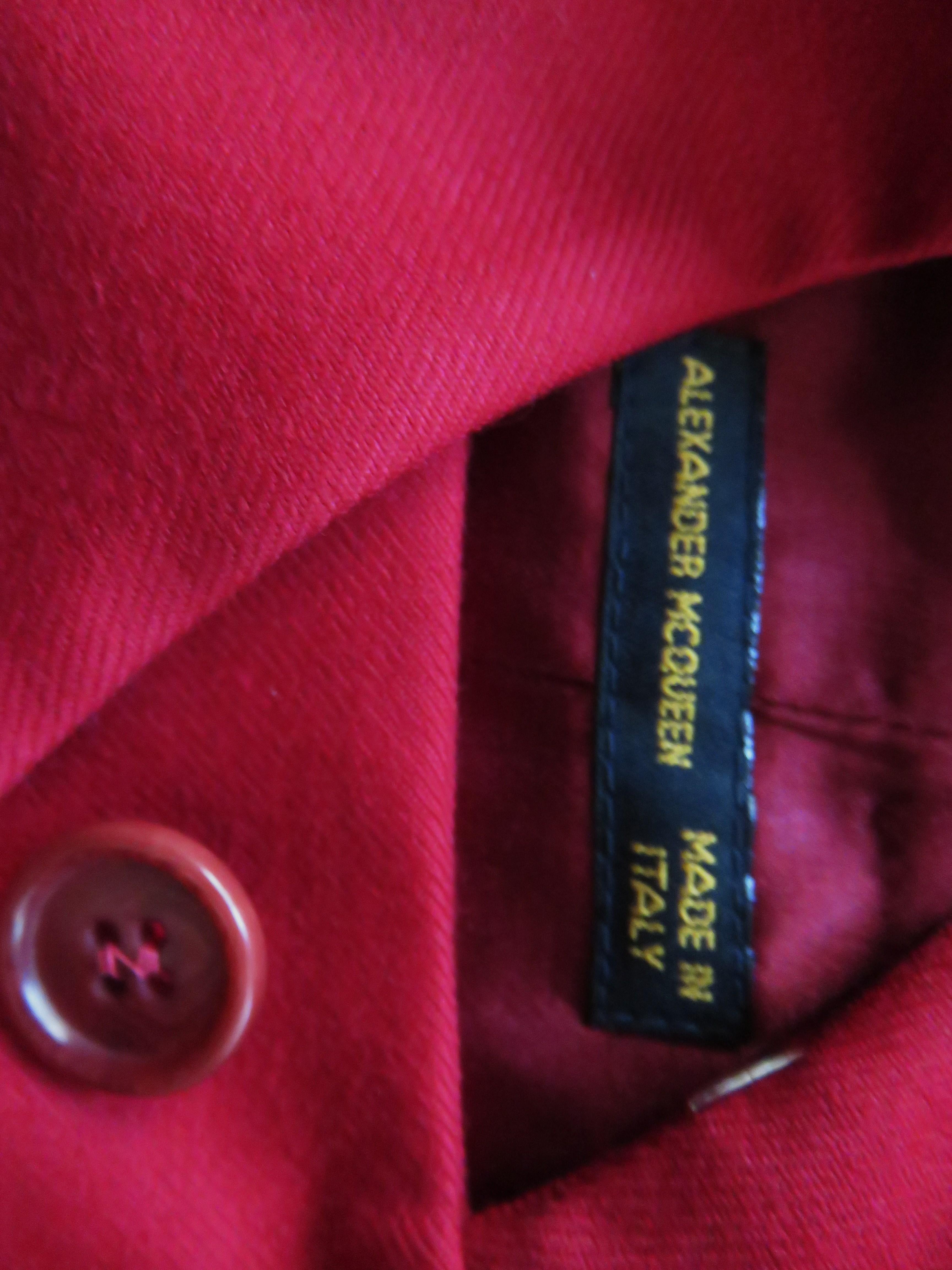 Alexander McQueen Nouveau Manteau AW 1999 en vente 15