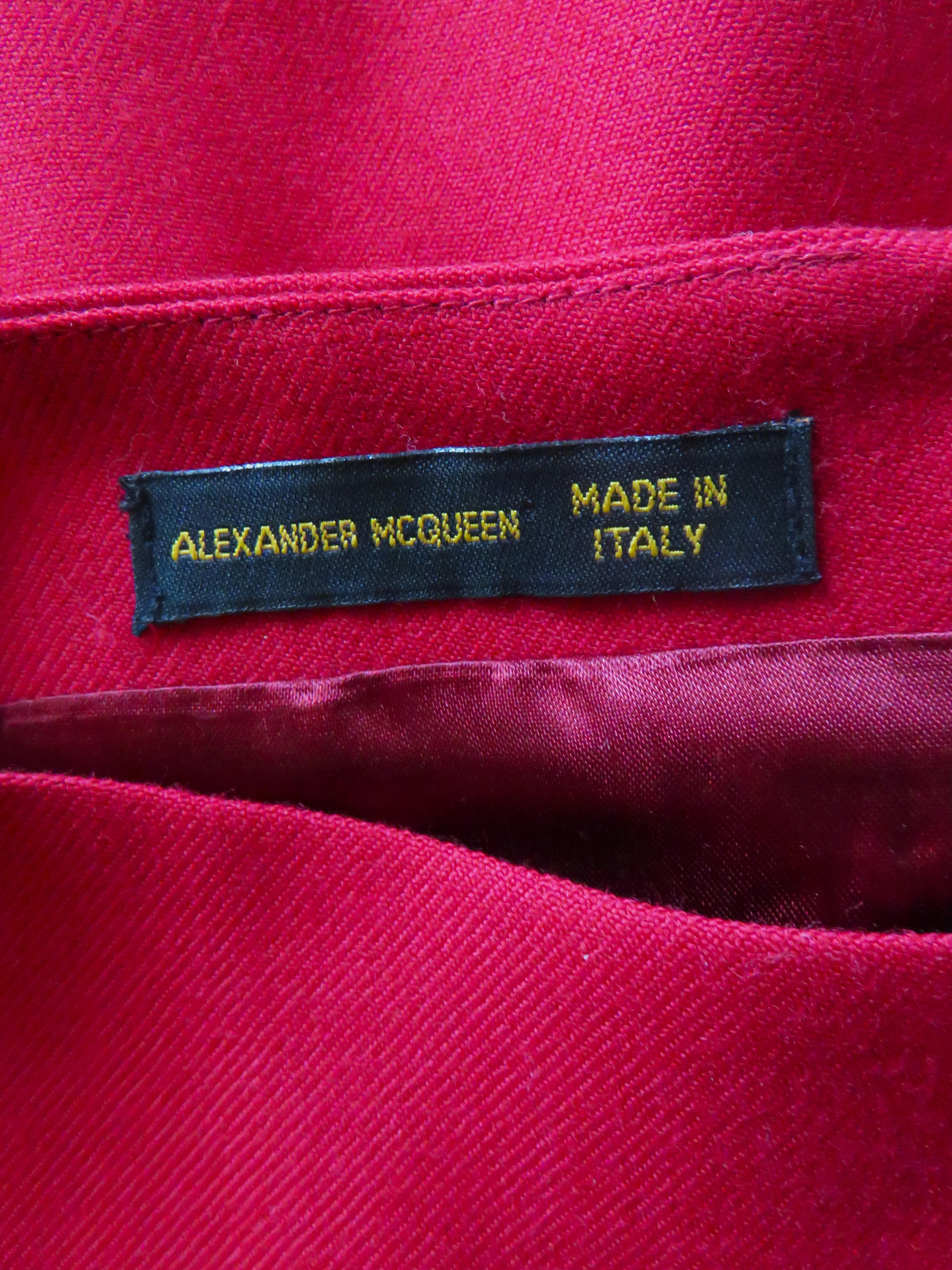 Alexander McQueen Nouvelle robe avec fentes sur le devant AW 1999 en vente 13