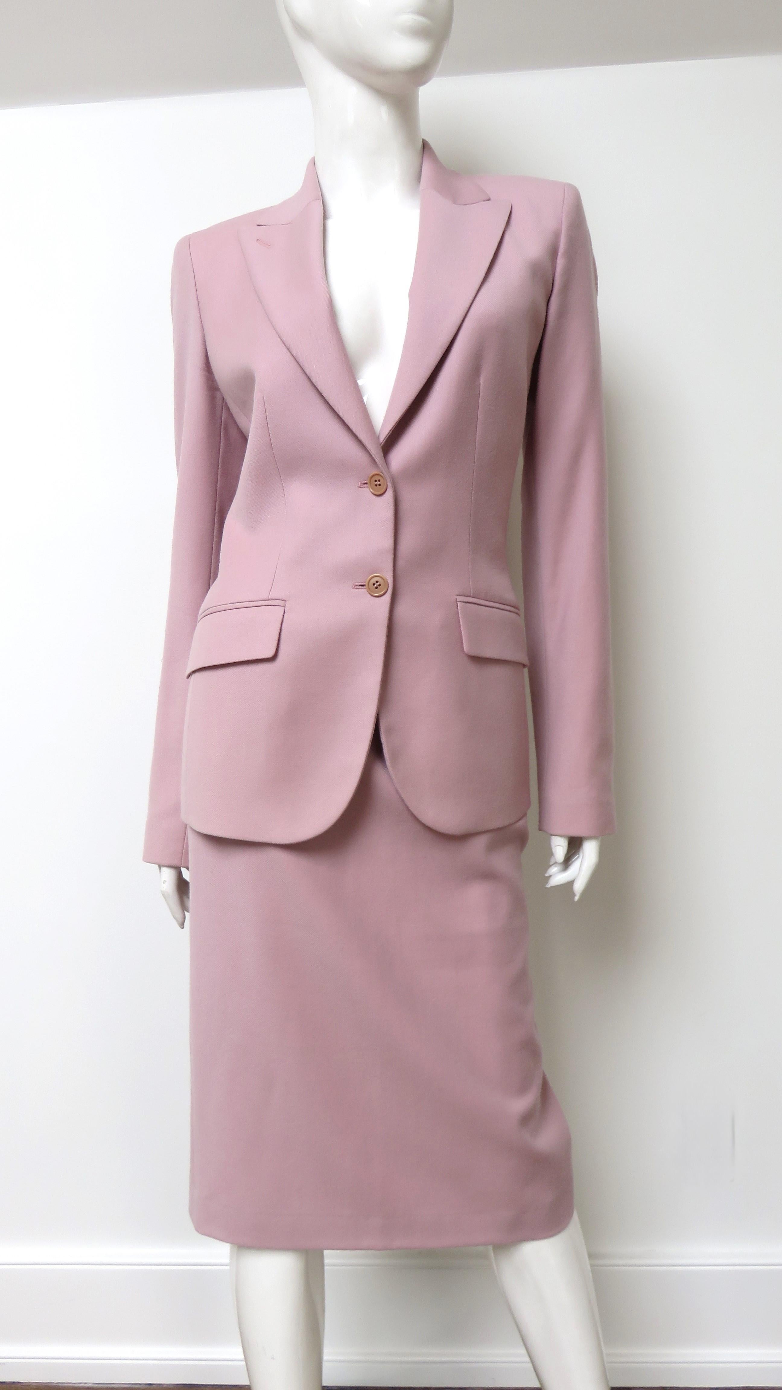 Alexander McQueen Neuer rosafarbener Rockanzug F/S 1999 im Zustand „Neu“ im Angebot in Water Mill, NY