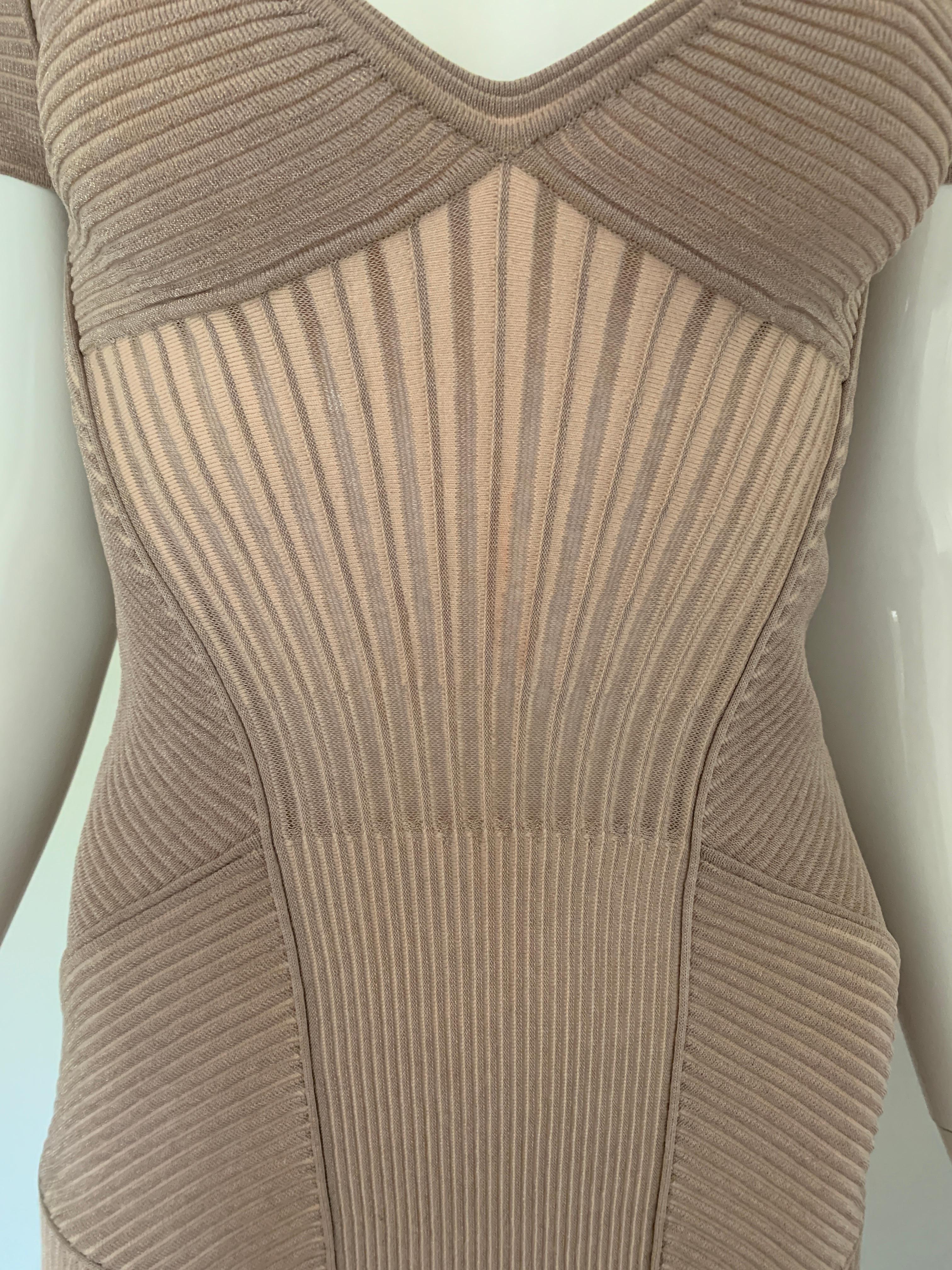 Alexander McQueen NWT Dusty Rose Cap Sleeve Cocktail Dress  In New Condition For Sale In Thousand Oaks, CA