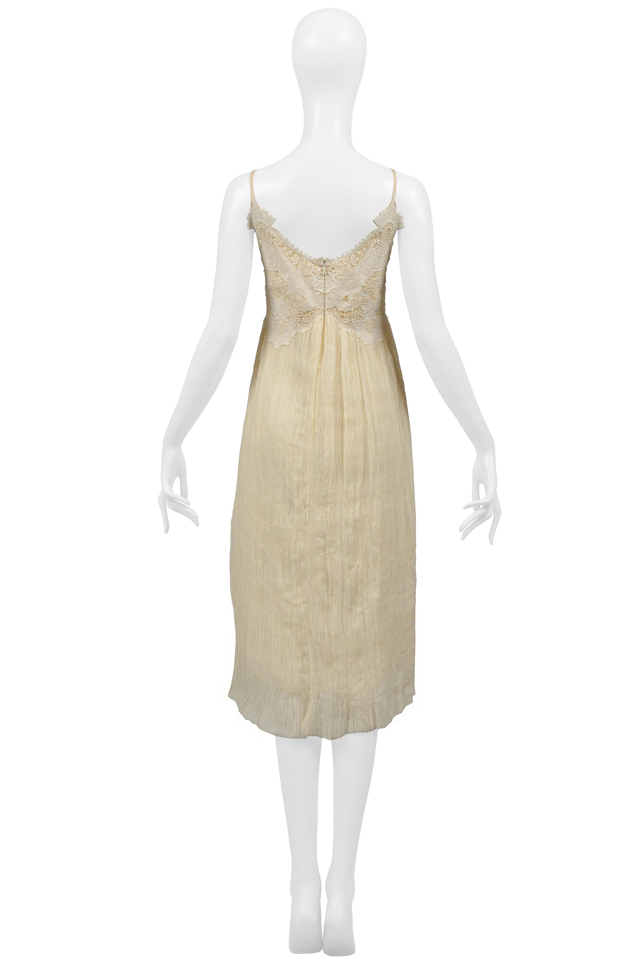 Alexander McQueen Off White Crinkle Dress W Lace Bodice 2005 For Sale 2