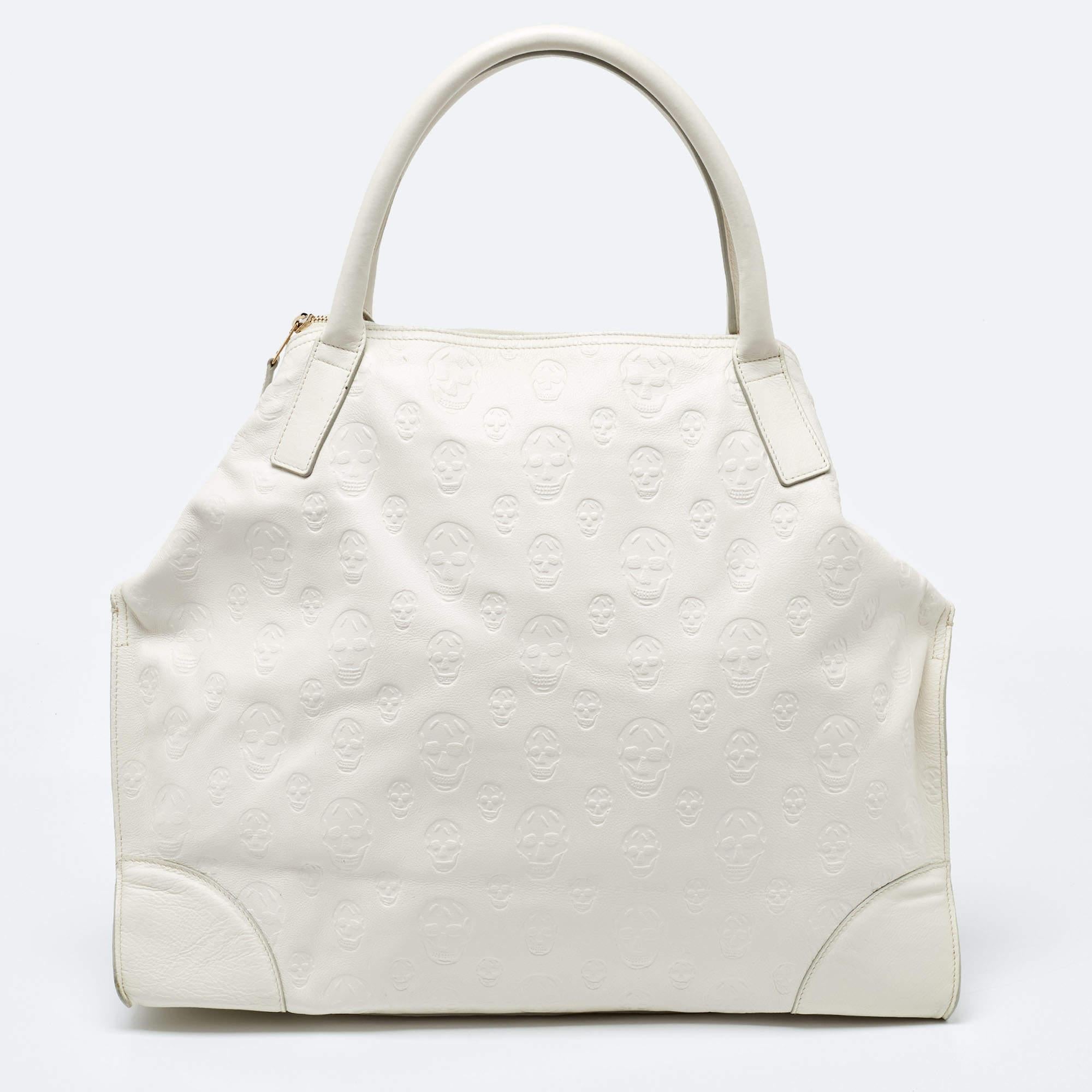 Alexander McQueen Off White Leather Large De Manta Tote For Sale 3