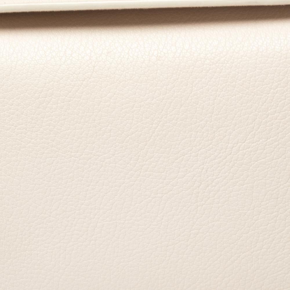 Alexander McQueen Off White Leather Scarf Box 19 Shoulder Bag In Good Condition In Dubai, Al Qouz 2