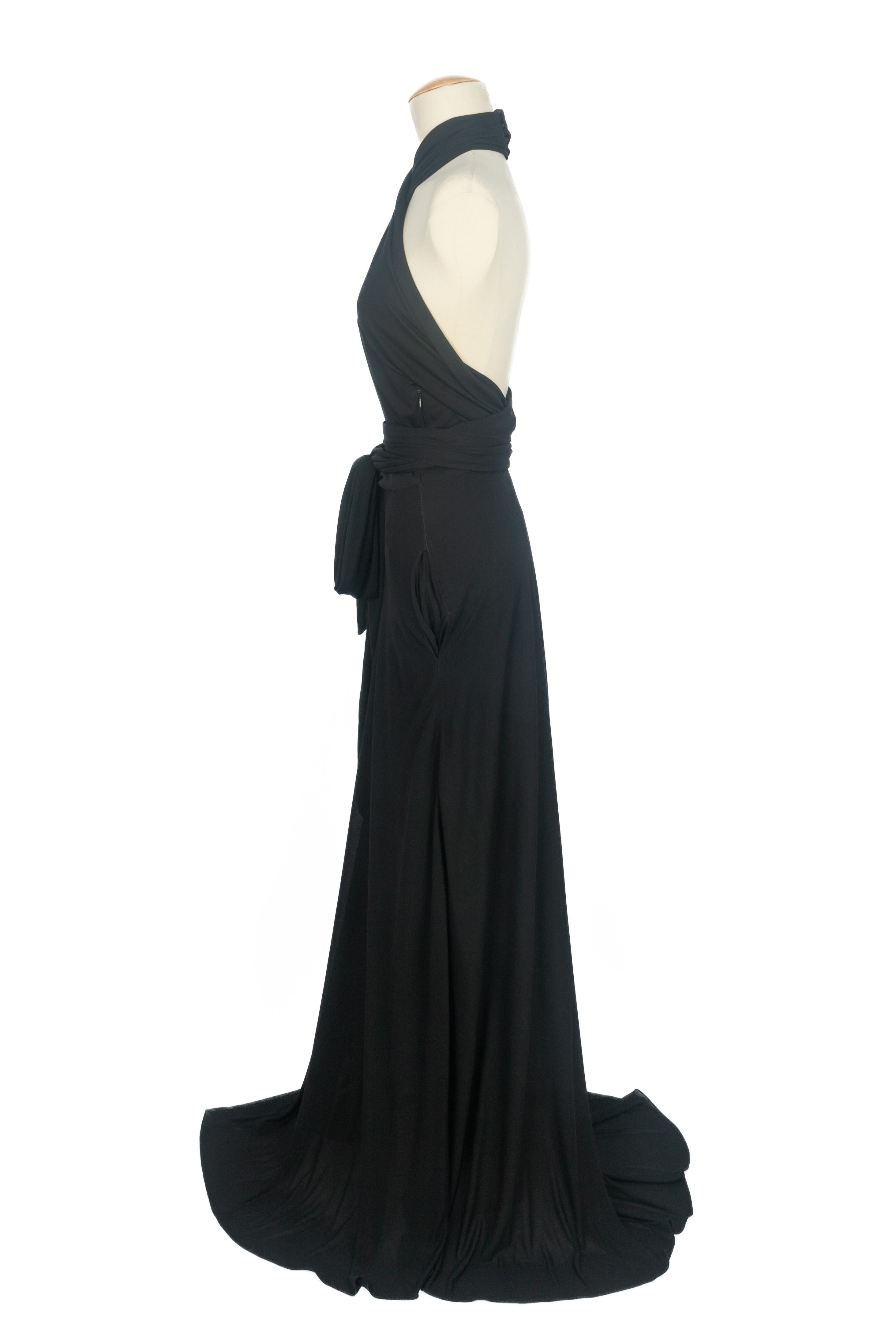 Alexander McQueen Kleid mit offener Rückenpartie (Schwarz) im Angebot