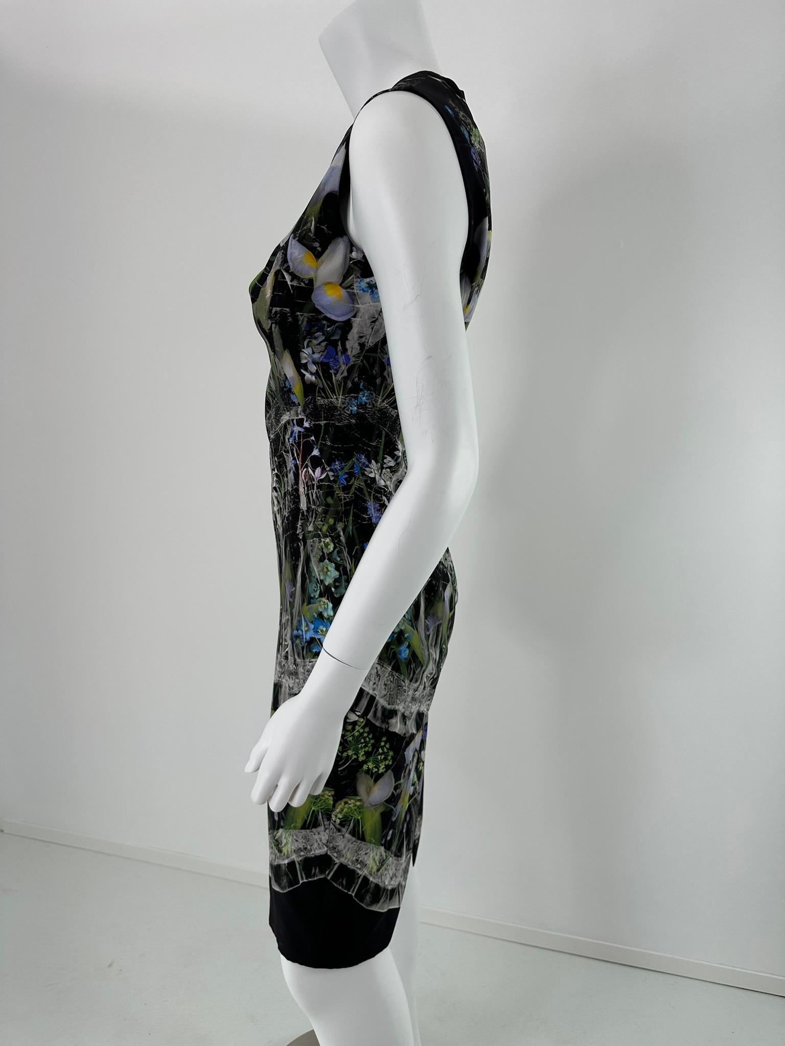 Noir Alexander McQueen - Ophelia en soie noire - Robe fourreau à imprimé floral 40 en vente