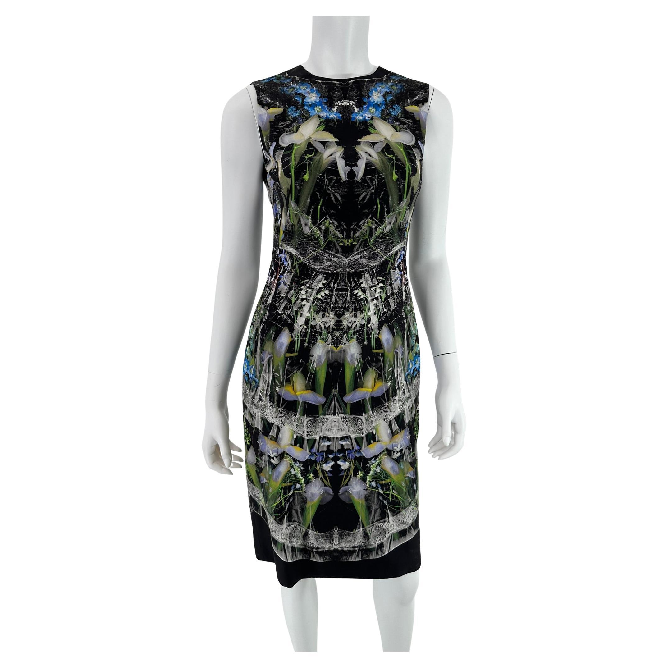 Alexander McQueen - Ophelia en soie noire - Robe fourreau à imprimé floral 40