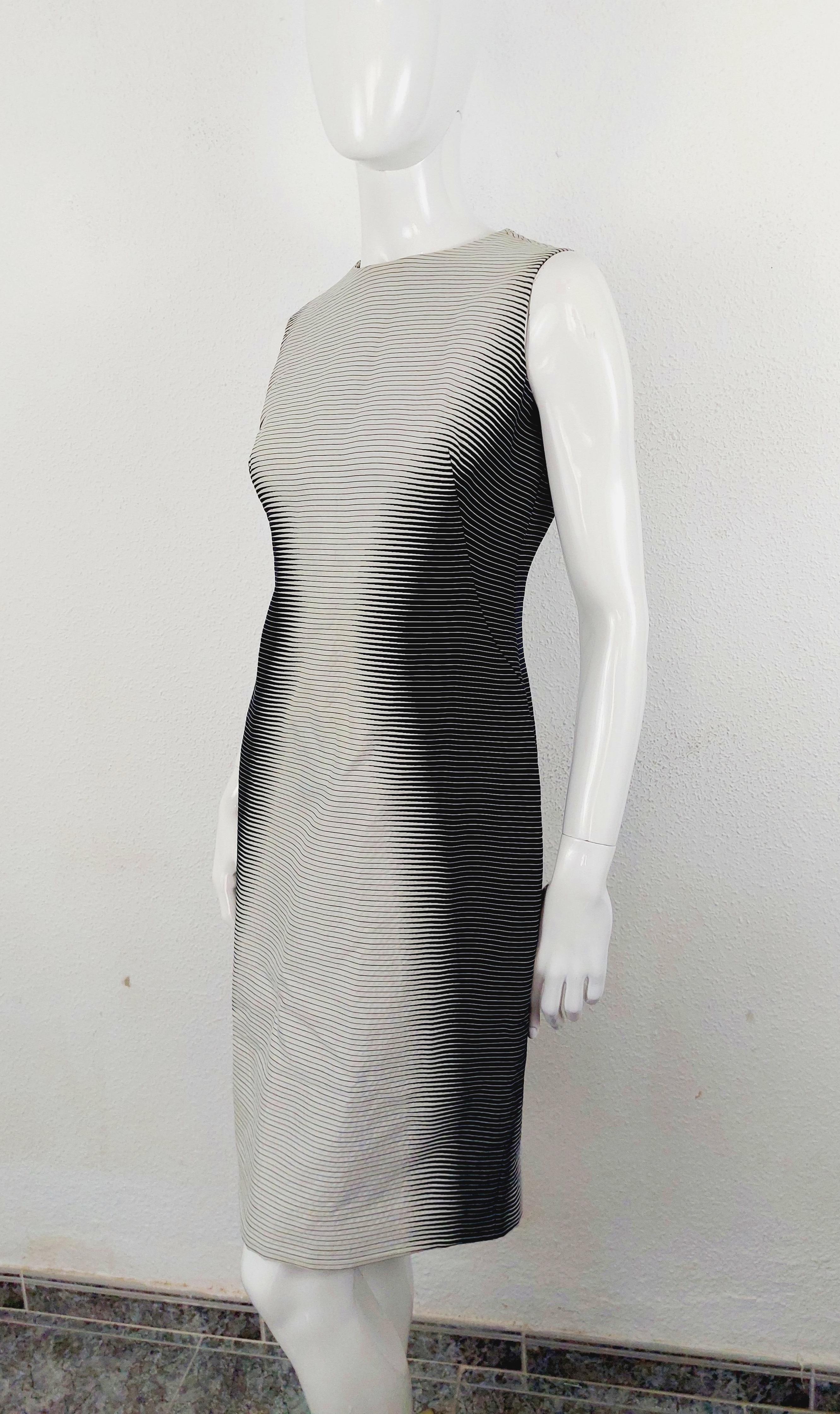 Alexander McQueen - Robe rayée à illusion d'optique Runway Resort Collection 2009 en vente 8
