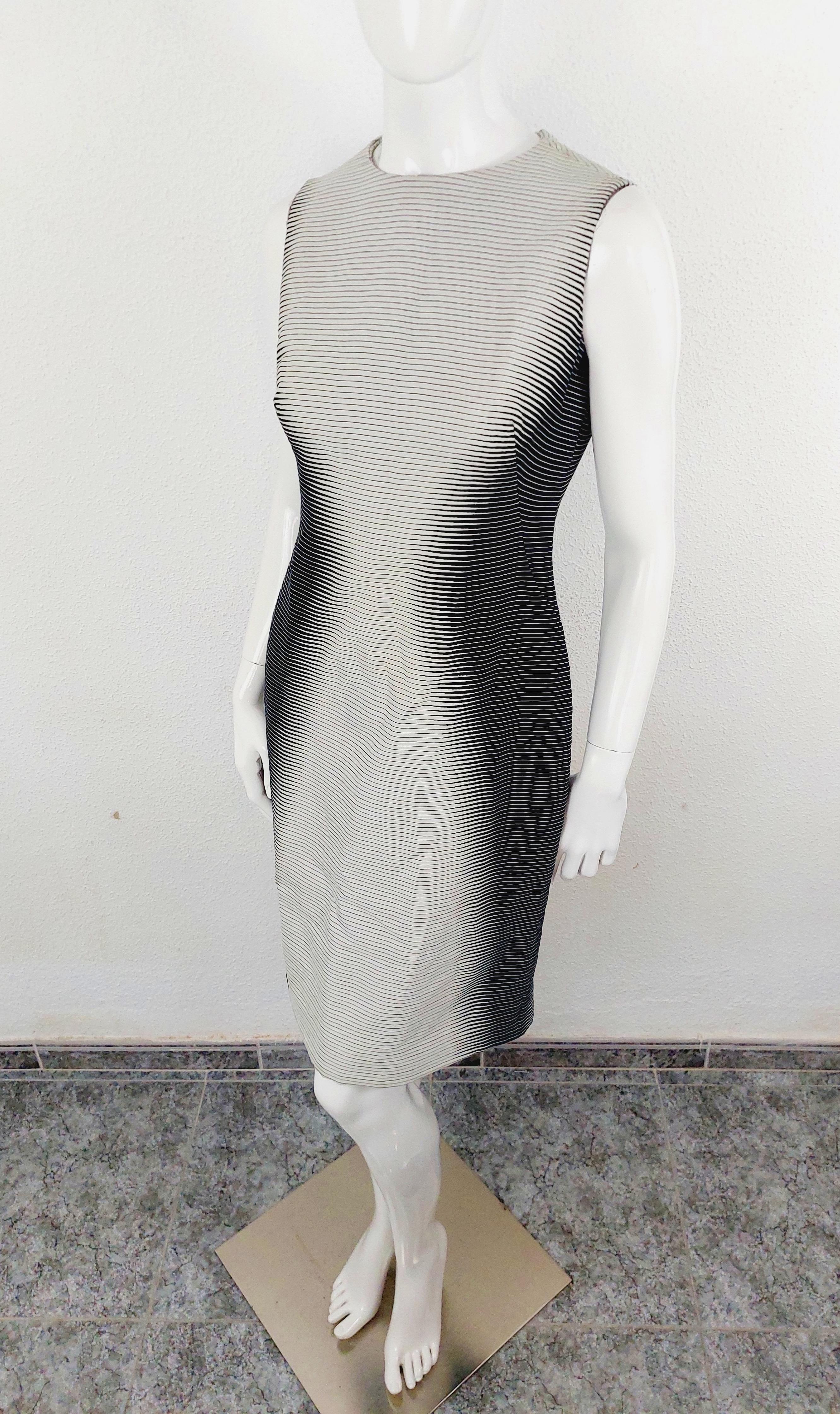 Alexander McQueen - Robe rayée à illusion d'optique Runway Resort Collection 2009 en vente 9