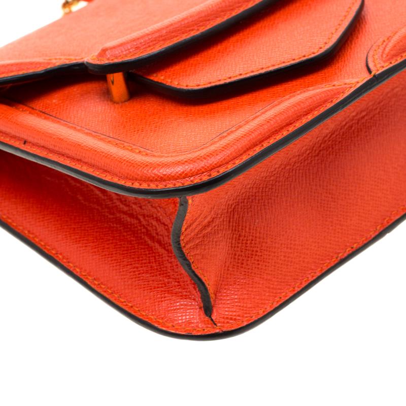 Alexander McQueen Orange Leather Mini Heroine Chain Crossbody Bag In Good Condition In Dubai, Al Qouz 2
