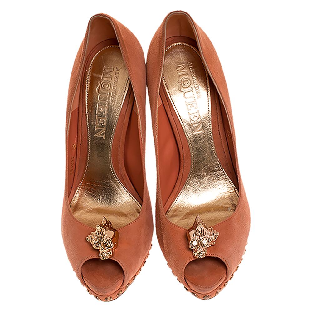 Alexander McQueen Orange Suede Shell Skull Peep Toe Platform Pumps Size 38 In Good Condition In Dubai, Al Qouz 2