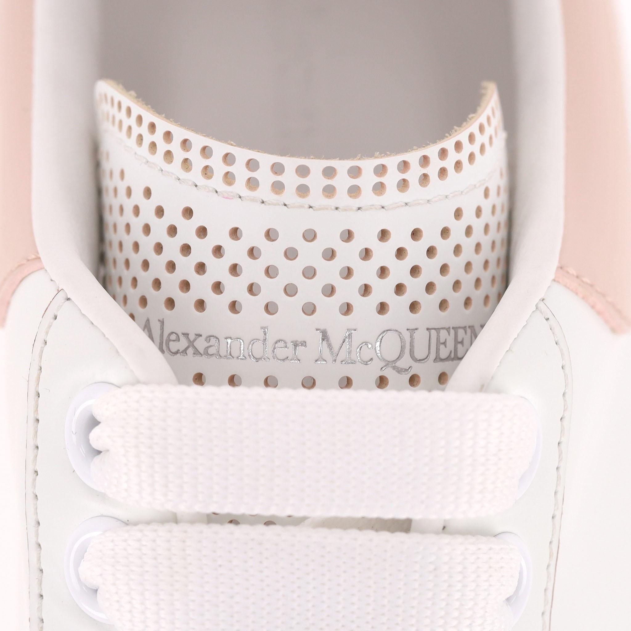 Alexander McQueen Zapatillas bajas oversize de piel en venta 3