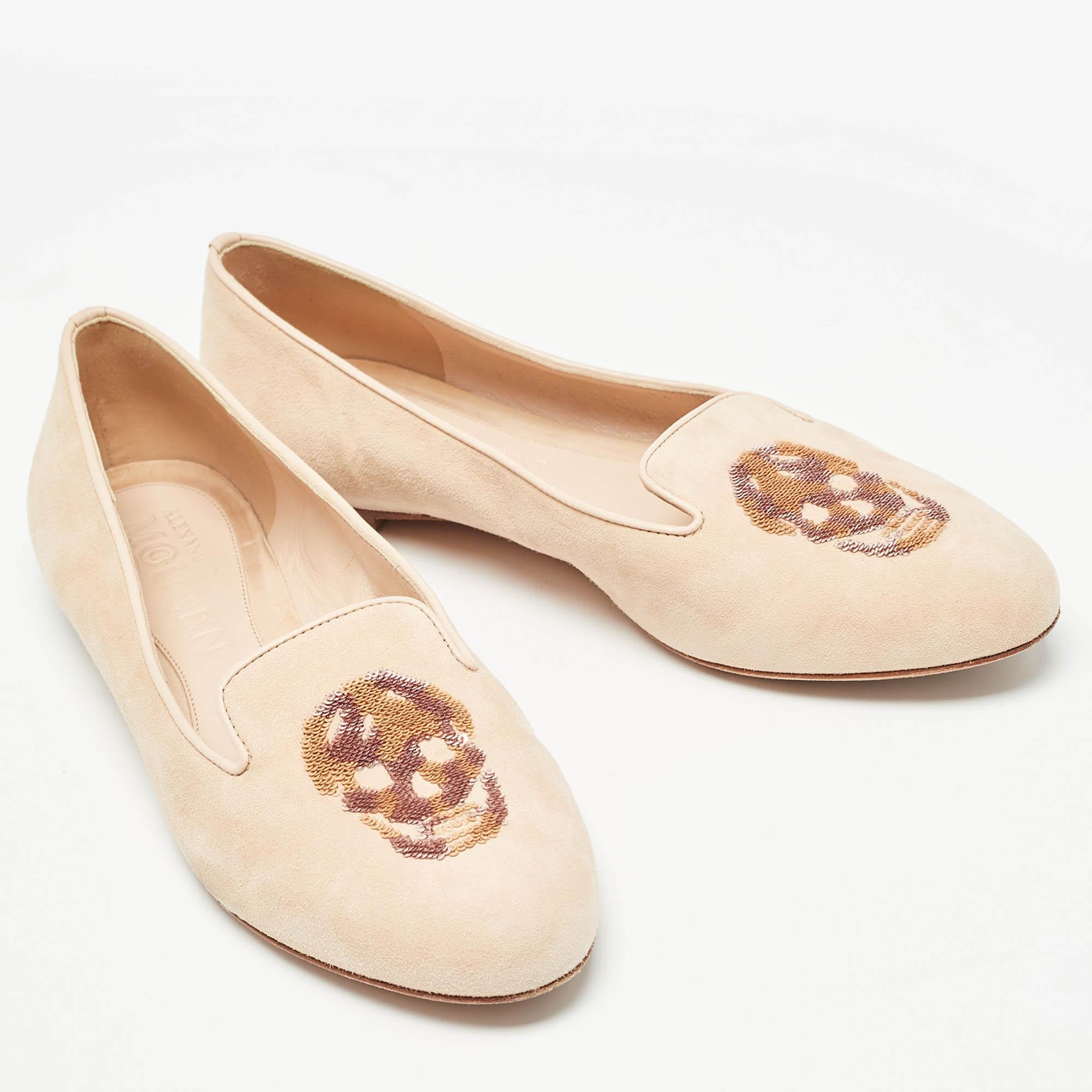 Alexander McQueen Peach Suede Skull Embroidered Smoking Slippers Size 36 In Good Condition In Dubai, Al Qouz 2