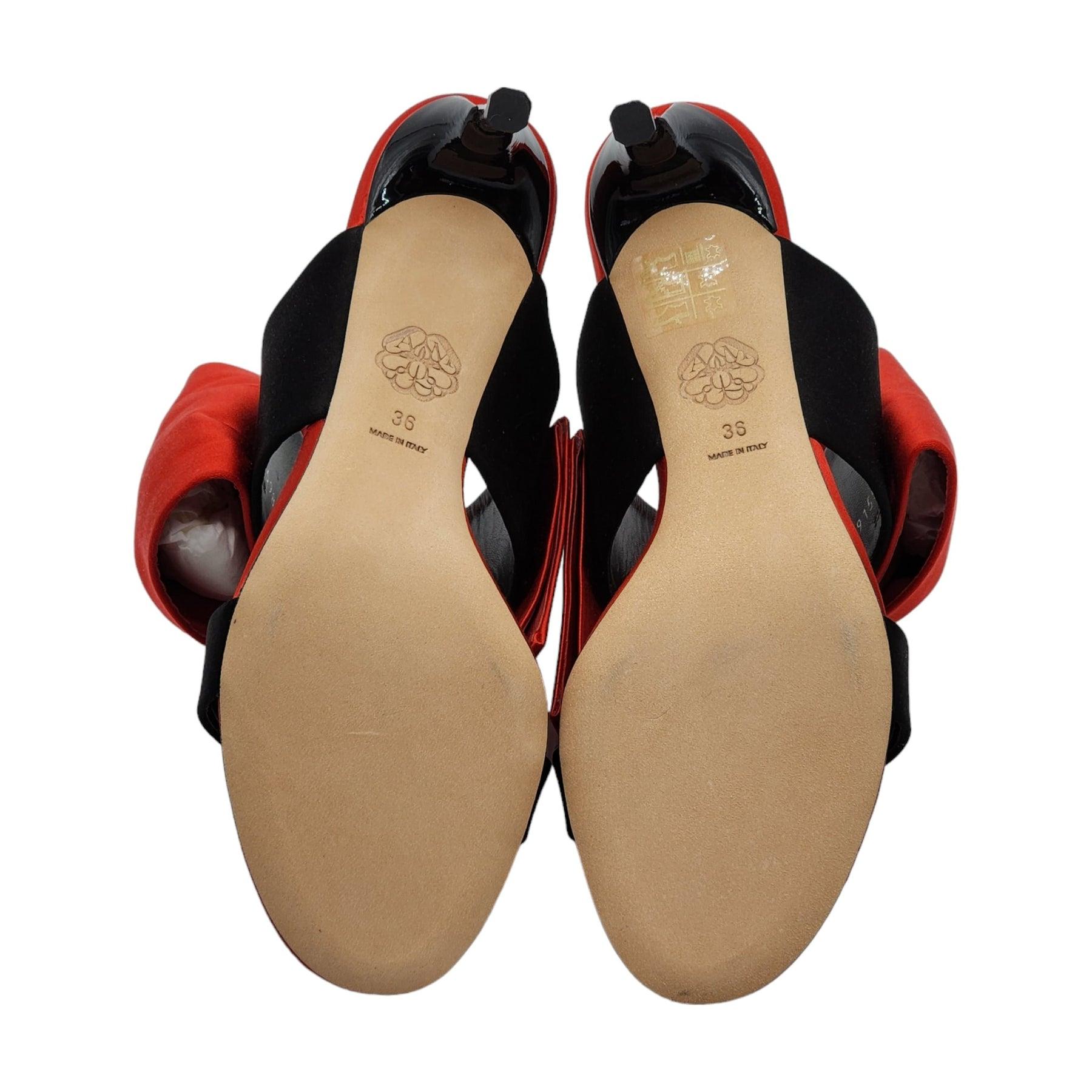 Alexander McQueen Satin Pantolette mit Pin-Absatz und Schleife in Rot Damen im Angebot