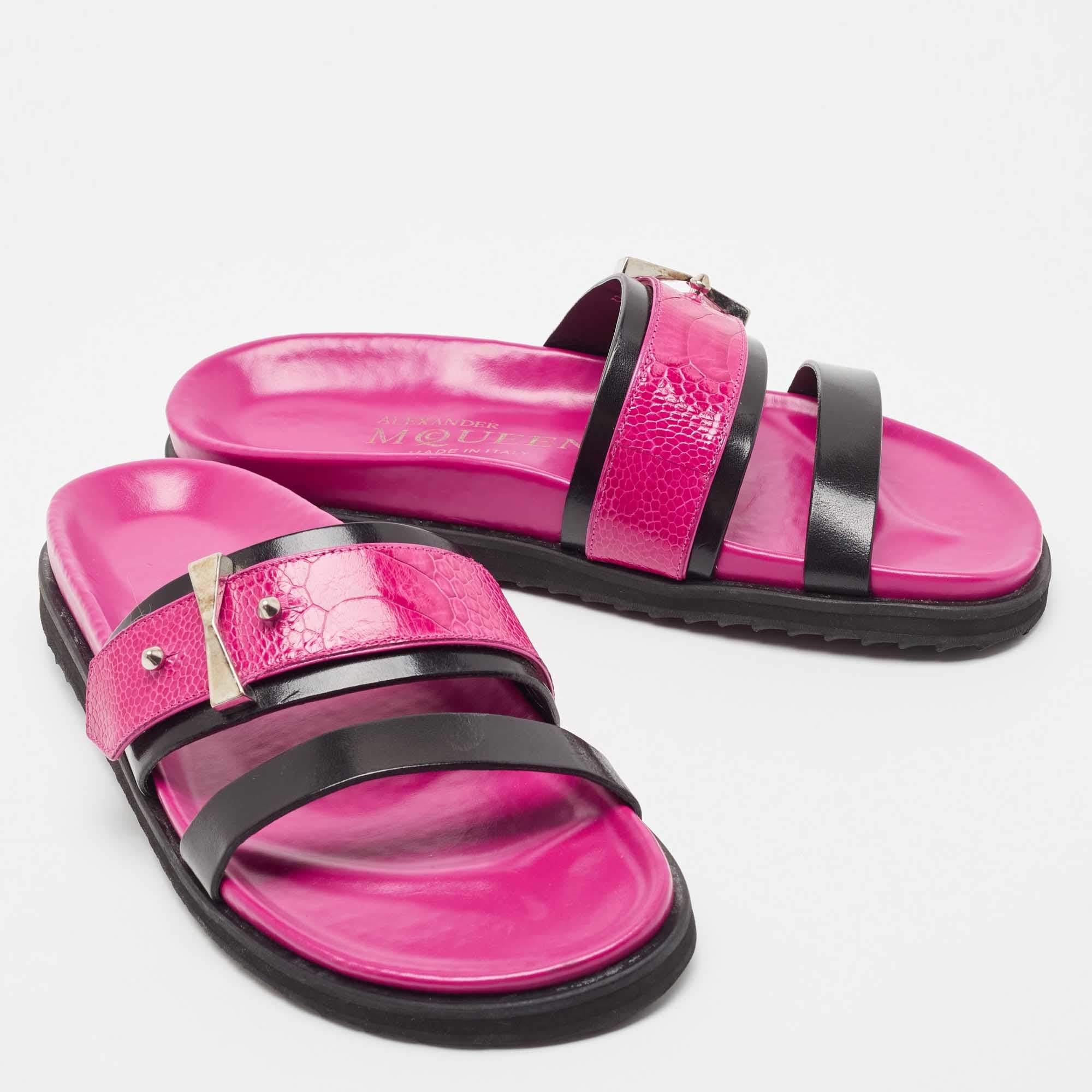 Women's Alexander McQueen Pink/Black Ostrich Embossed and Leather Flat Sandals Size 38