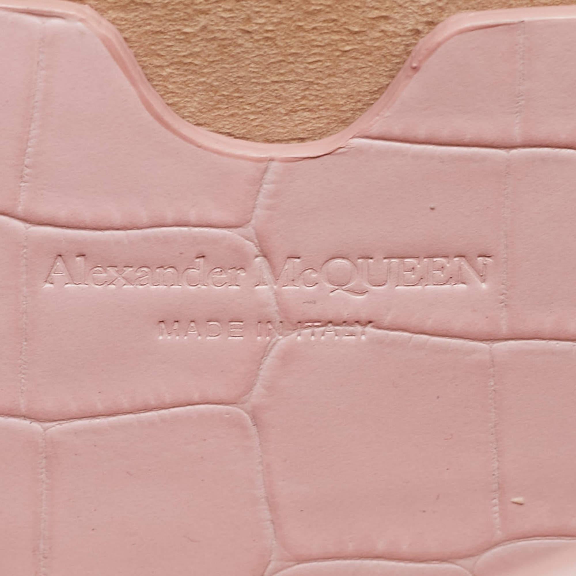 Women's Alexander McQueen Pink Croc Embossed Leather Small Skull Shoulder Bag For Sale