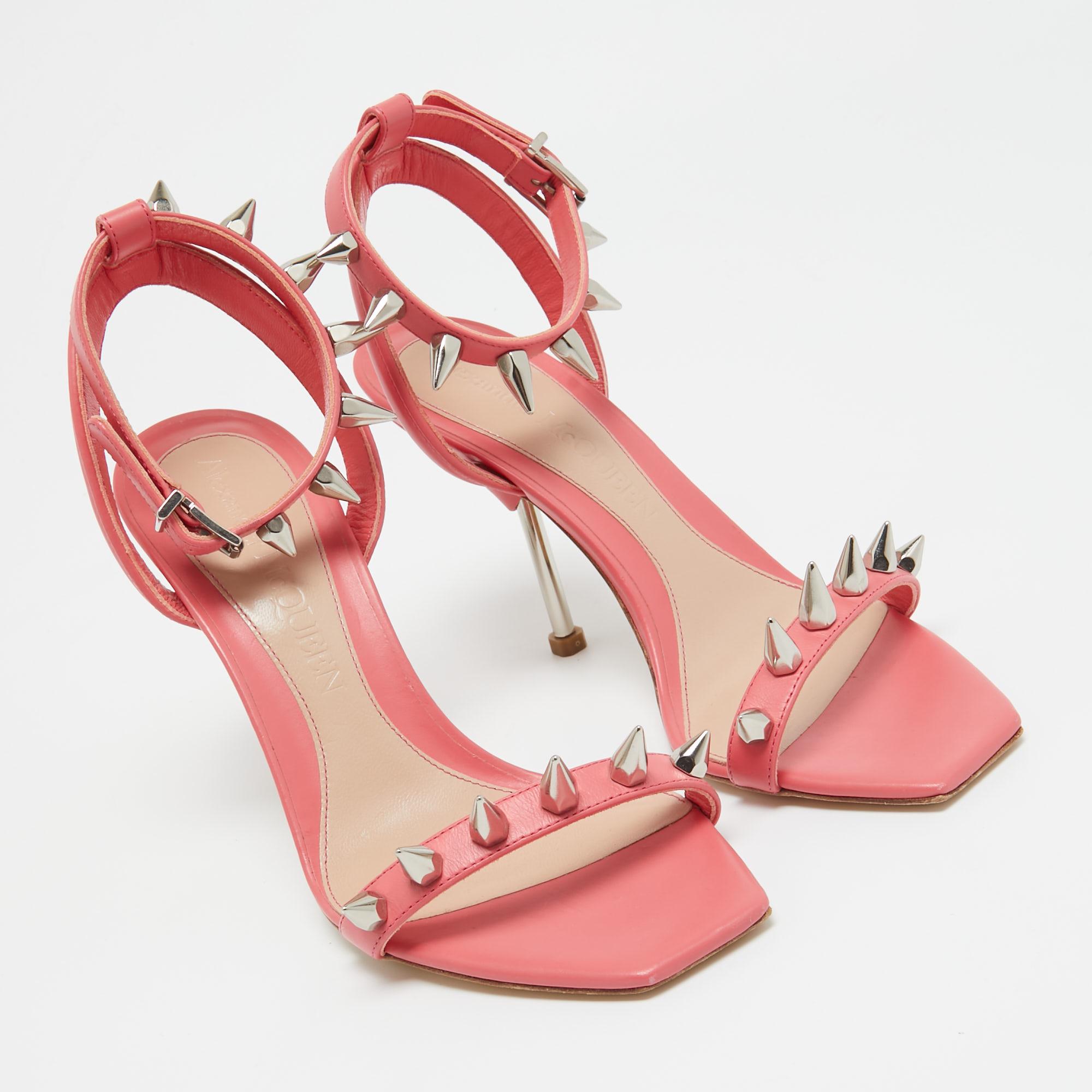 Alexander McQueen Pink Leather Spike Ankle Strap Sandals Size 36.5 In Excellent Condition For Sale In Dubai, Al Qouz 2