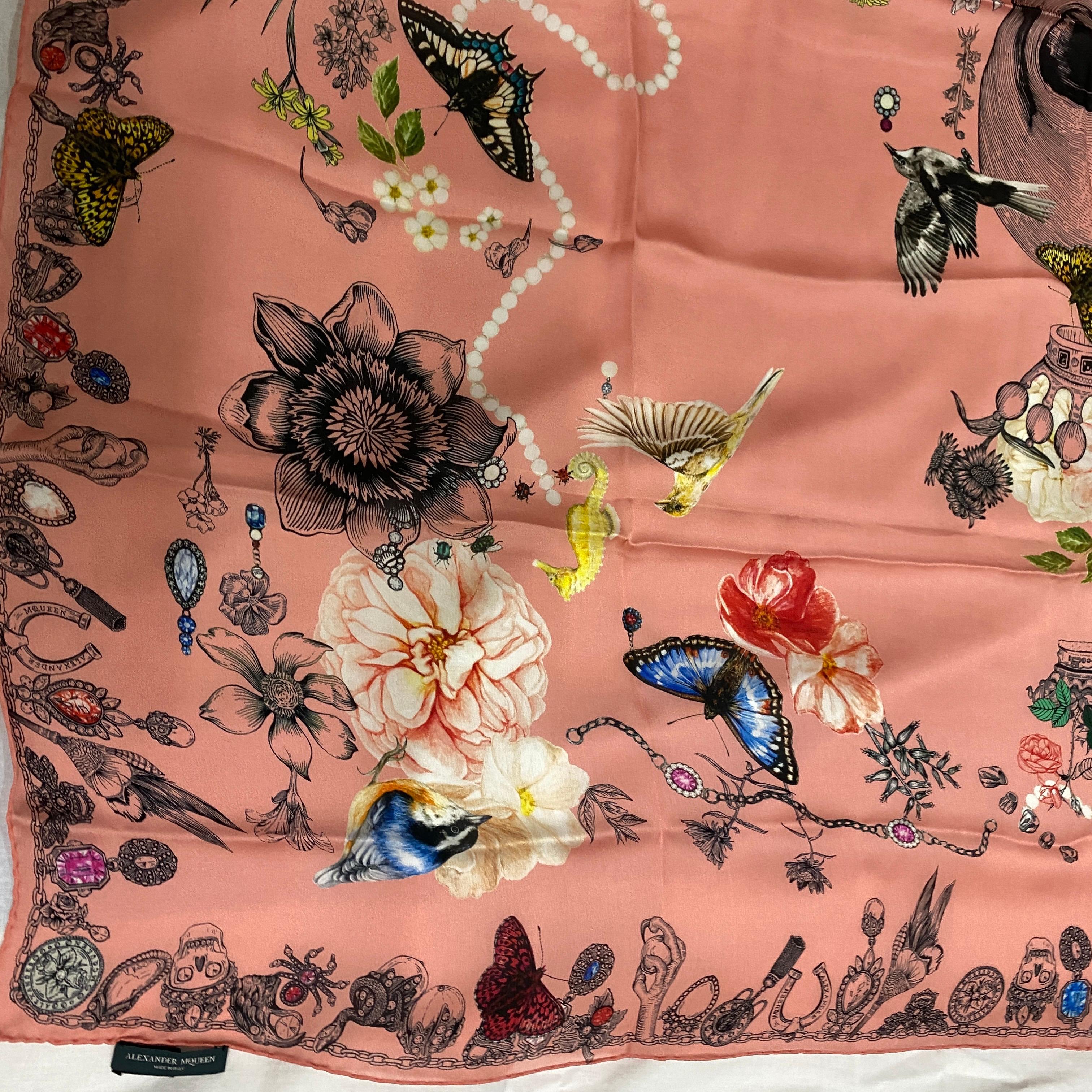 An Alexander McQueen Pink Silk Scarf made in Italy In Good Condition In Aci Castello, IT