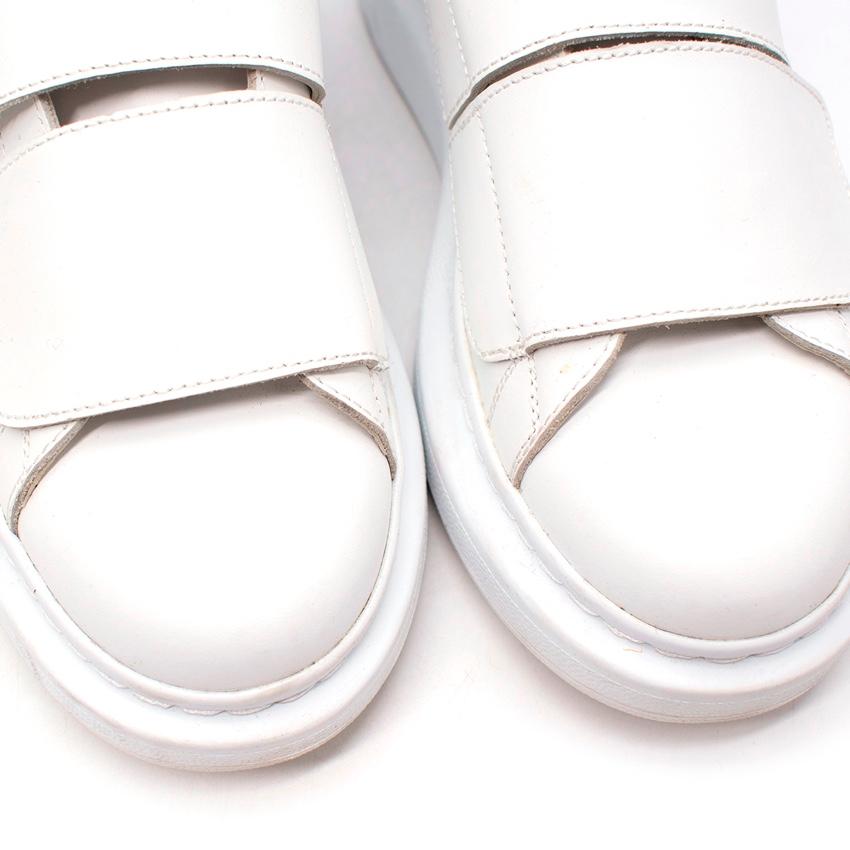 Alexander McQueen - Scarpe da ginnastica basse con suola a plateau e velcro in vendita 3