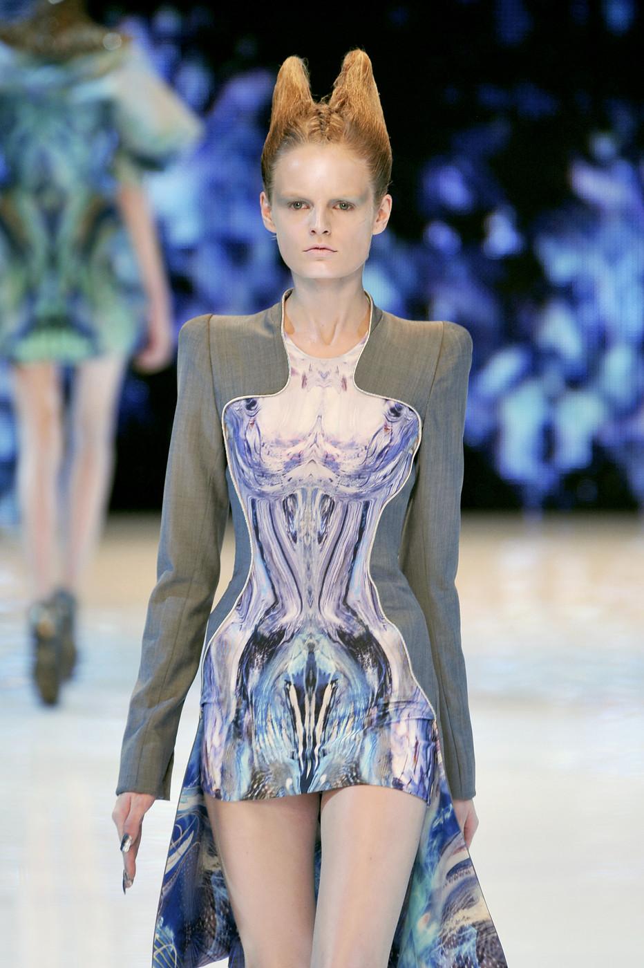Alexander McQueen 'Plato's Atlantis' grey wool dress, ca. 2010 In Good Condition In London, London