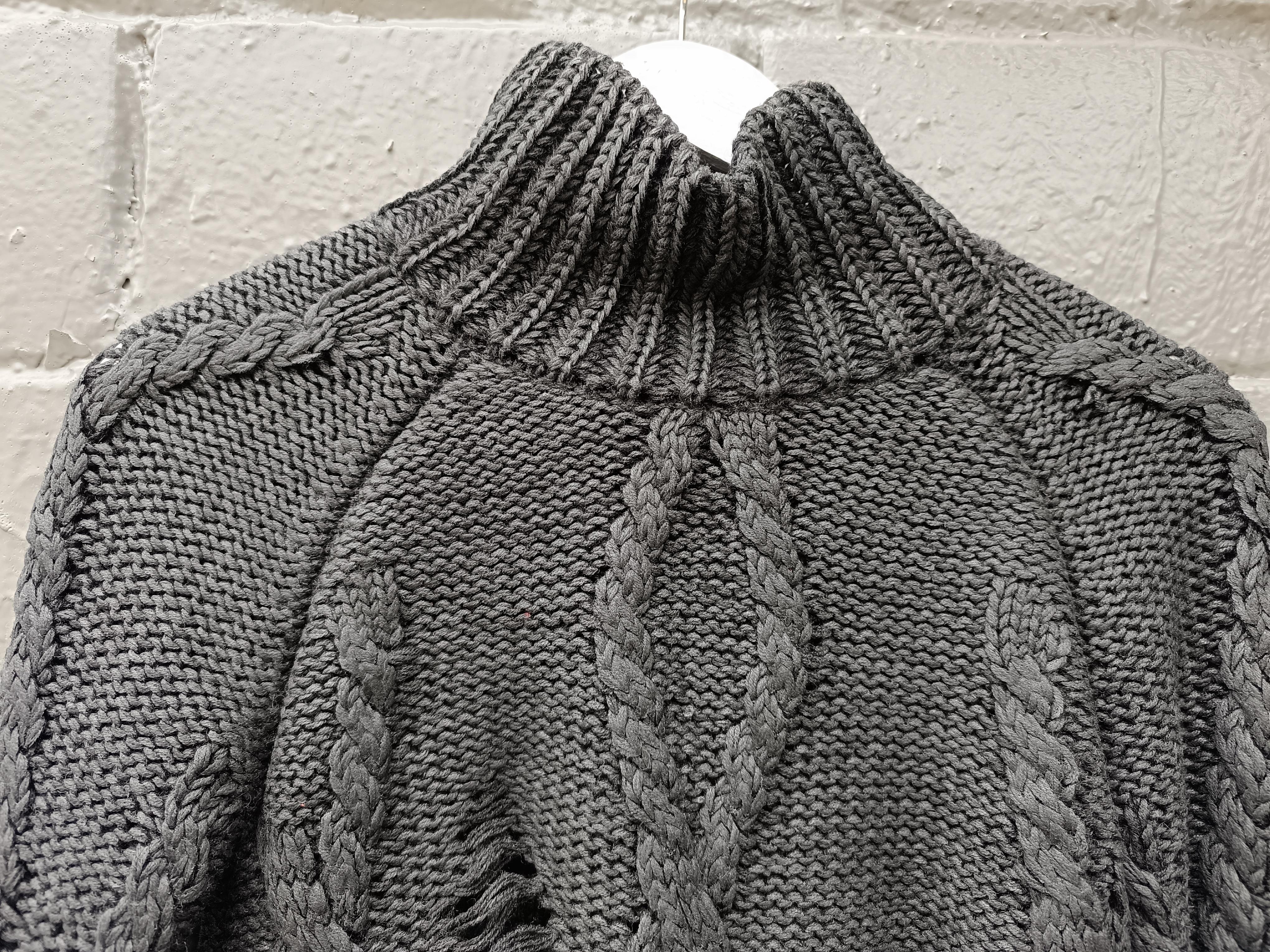 Alexander Mcqueen Pre-Fall 2009 Dark Grey Long Sleeve Knitted Sweater Dress For Sale 10