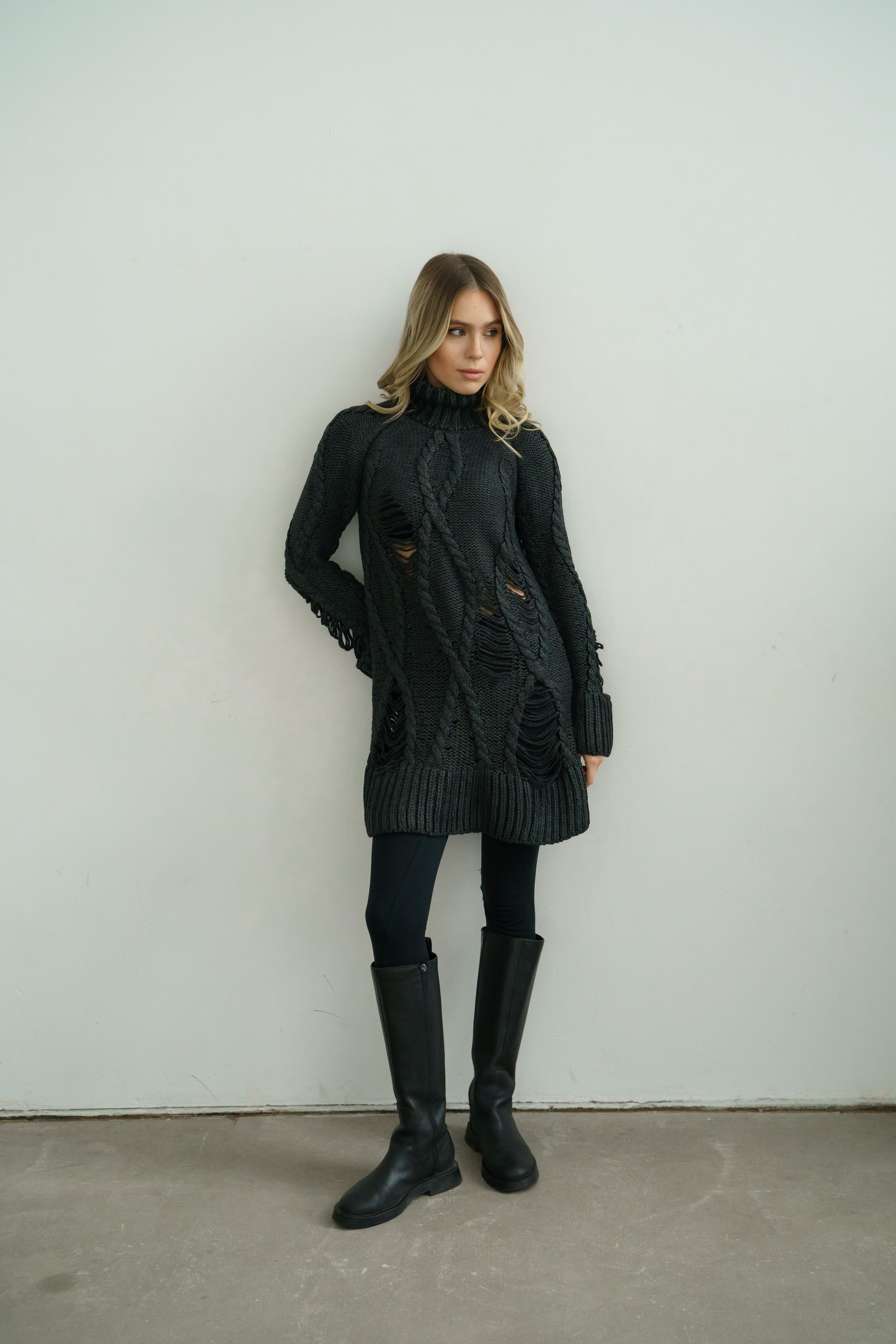 Black Alexander Mcqueen Pre-Fall 2009 Dark Grey Long Sleeve Knitted Sweater Dress For Sale