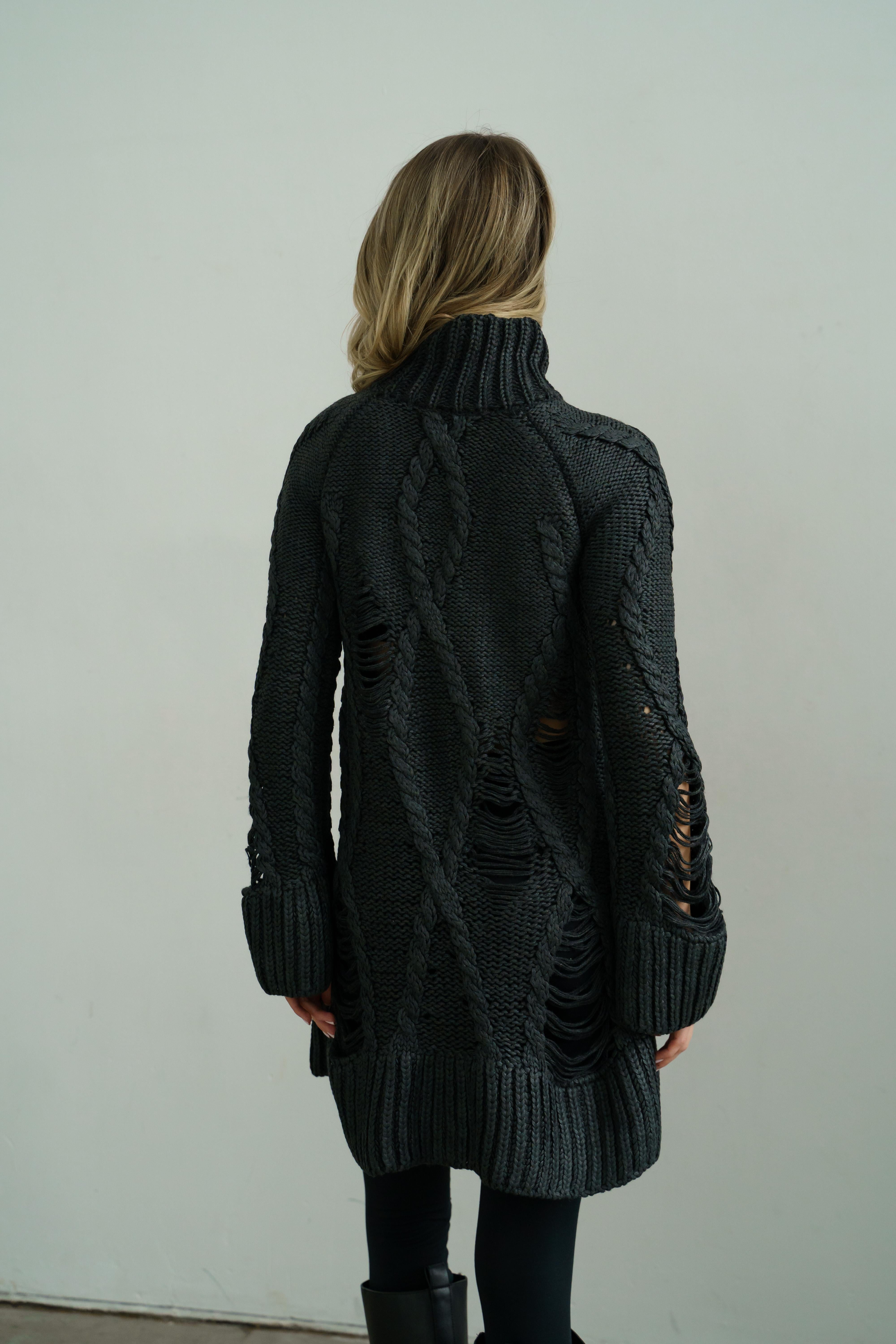 Alexander Mcqueen Pre-Fall 2009 Dark Grey Long Sleeve Knitted Sweater Dress For Sale 3