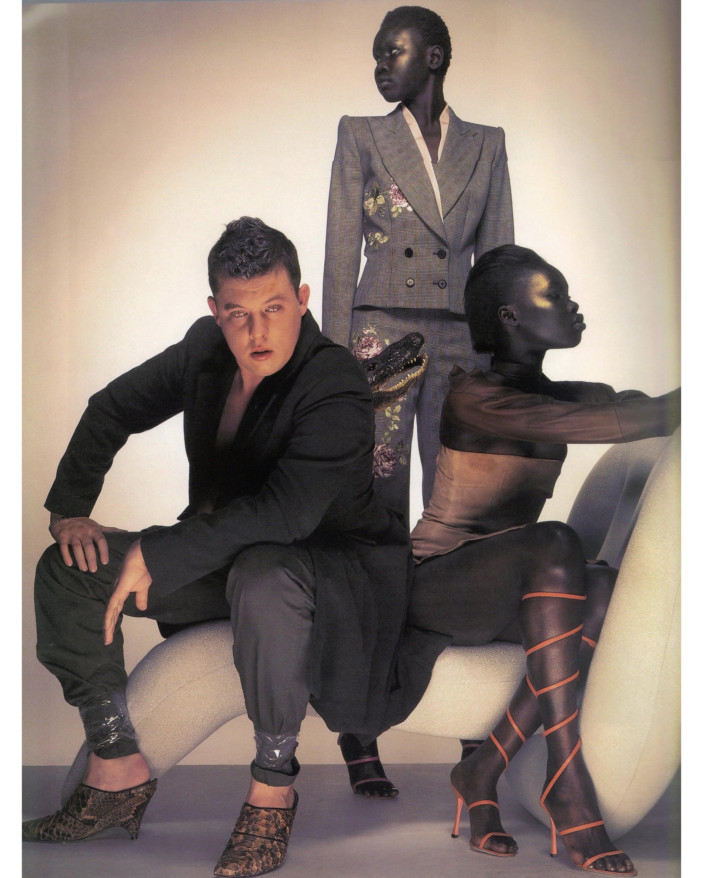 Grigio Alexander McQueen Principe di Galles, abito a quadretti con ricamo di rose, fw 1997 in vendita