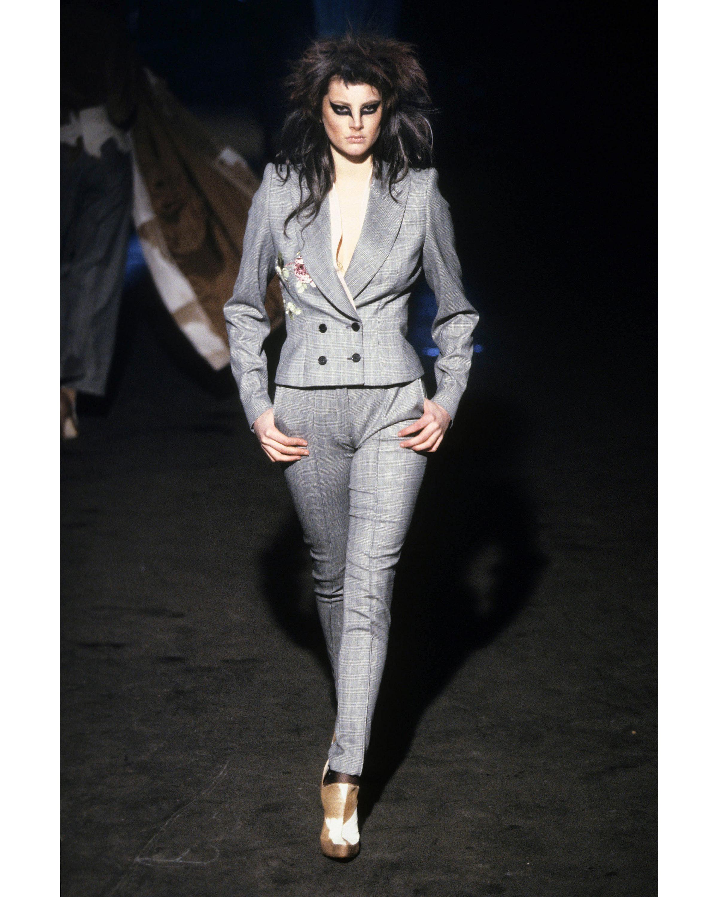 Alexander McQueen Principe di Galles, abito a quadretti con ricamo di rose, fw 1997 In condizioni ottime in vendita a London, GB