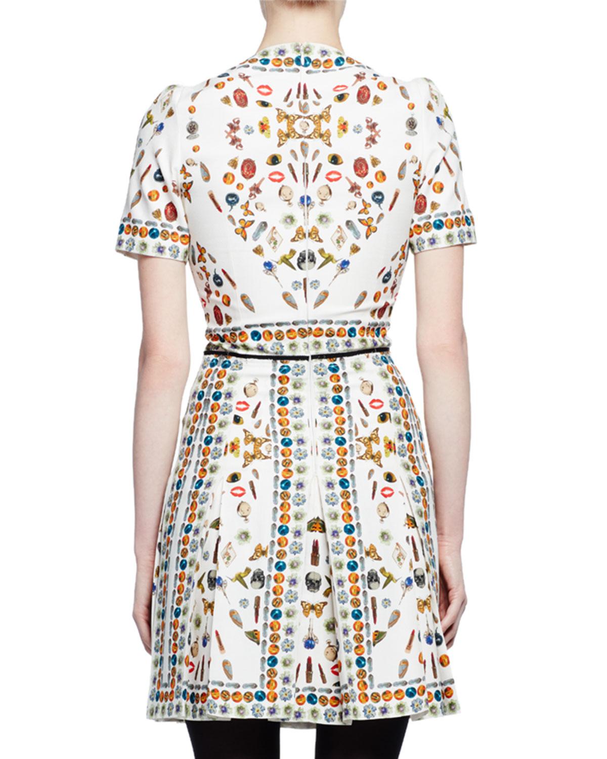 Alexander McQueen printed dress as seen on Kate Middleton

IT size 44 - US 8

New, with tags