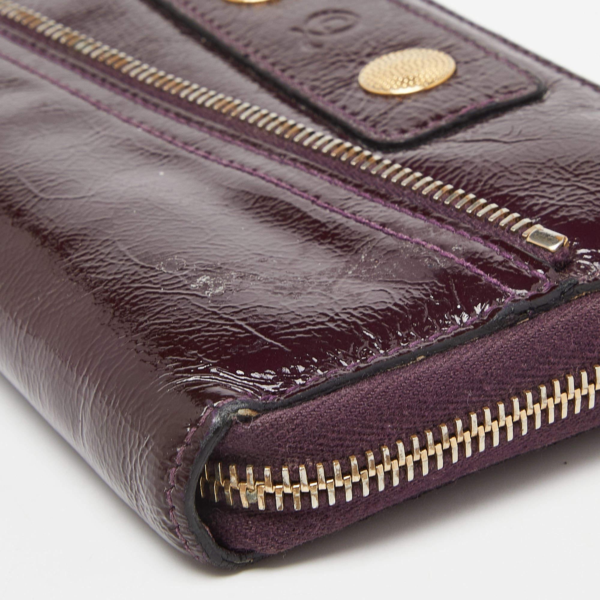 Alexander McQueen Purple Patent Leather Zip Around Wallet For Sale 5