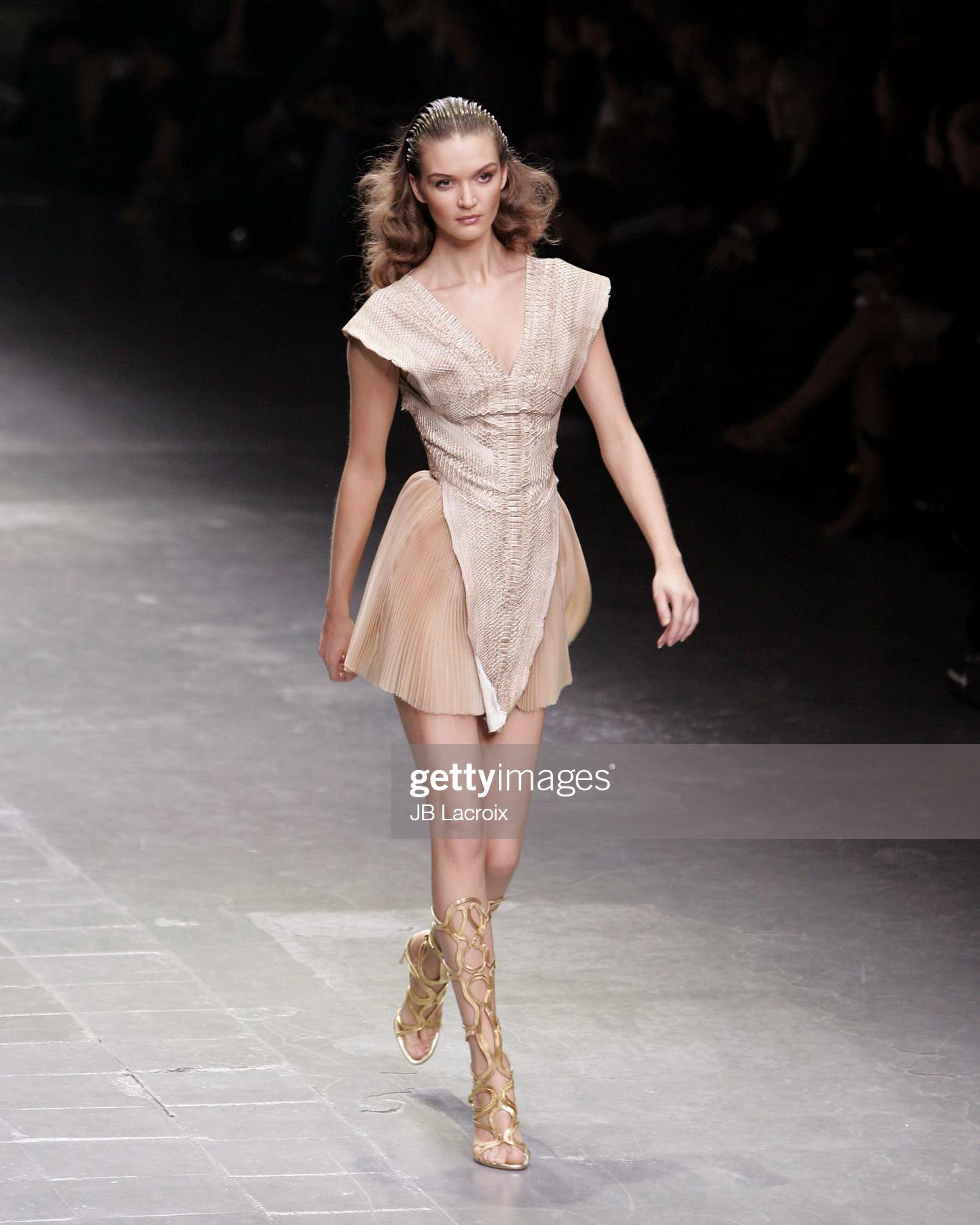 Alexander McQueen - Mini robe en python et organza de soie, printemps-été 2006 Pour femmes en vente