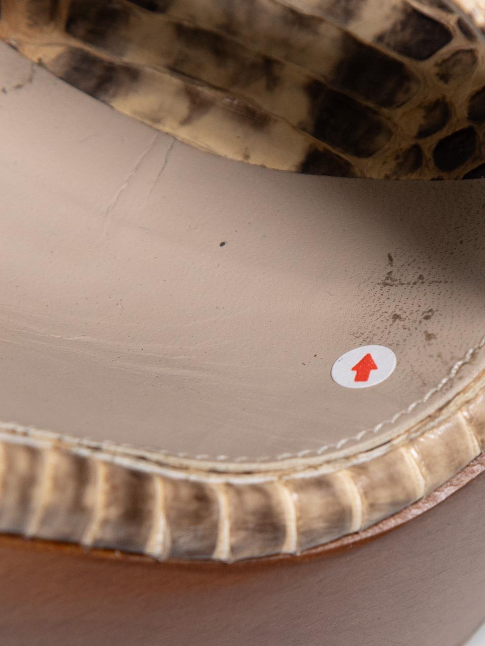Alexander McQueen Python Leder Plateauschuhe mit Absatz Größe IT 37,5 im Angebot 1