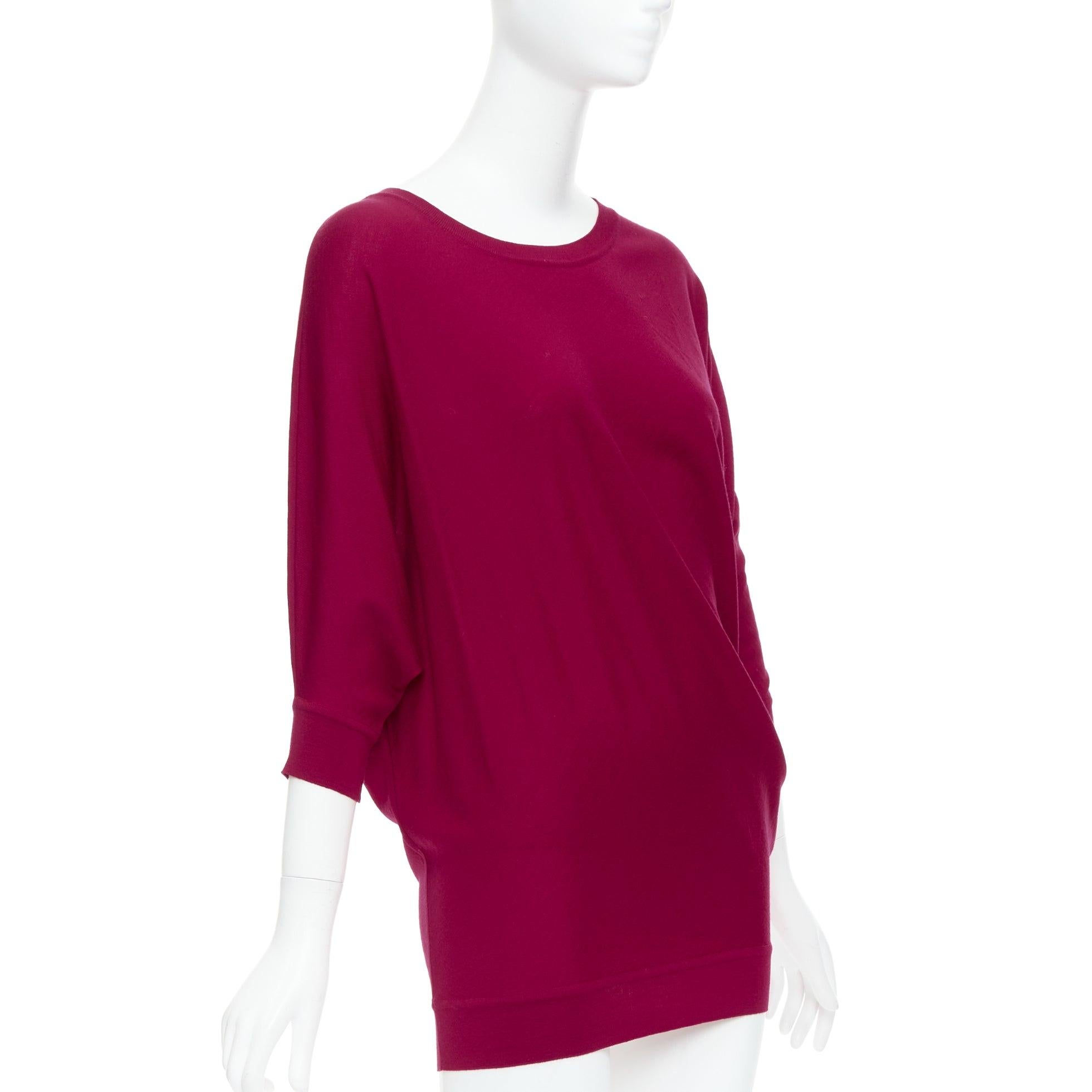 ALEXANDER MCQUEEN Himbeerroter asymmetrischer Pullover aus 100 % Wolle mit asymmetrischem Vorhang M (Rot) im Angebot
